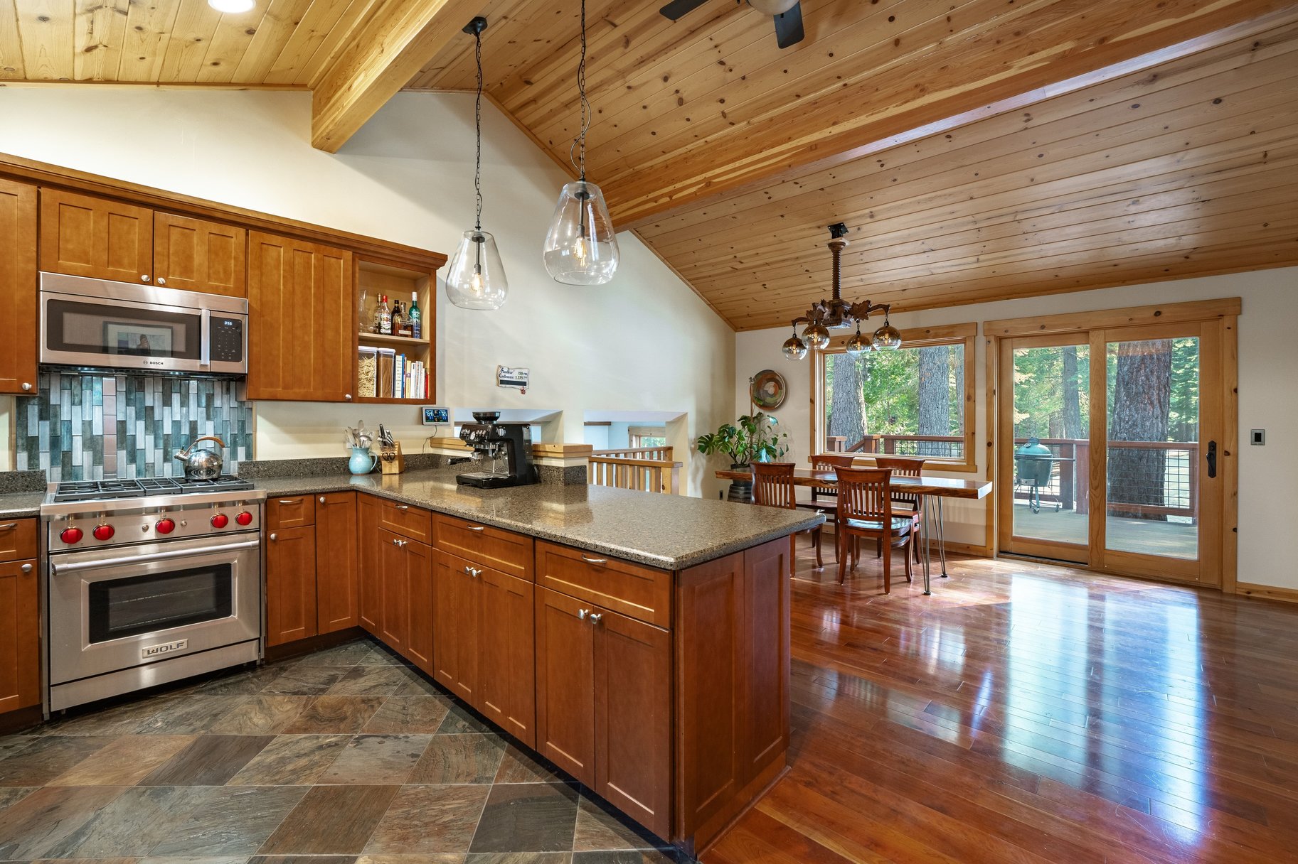  Stylish and Immaculate 4 Bedroom Retreat in Carnelian Bay - 物件實景