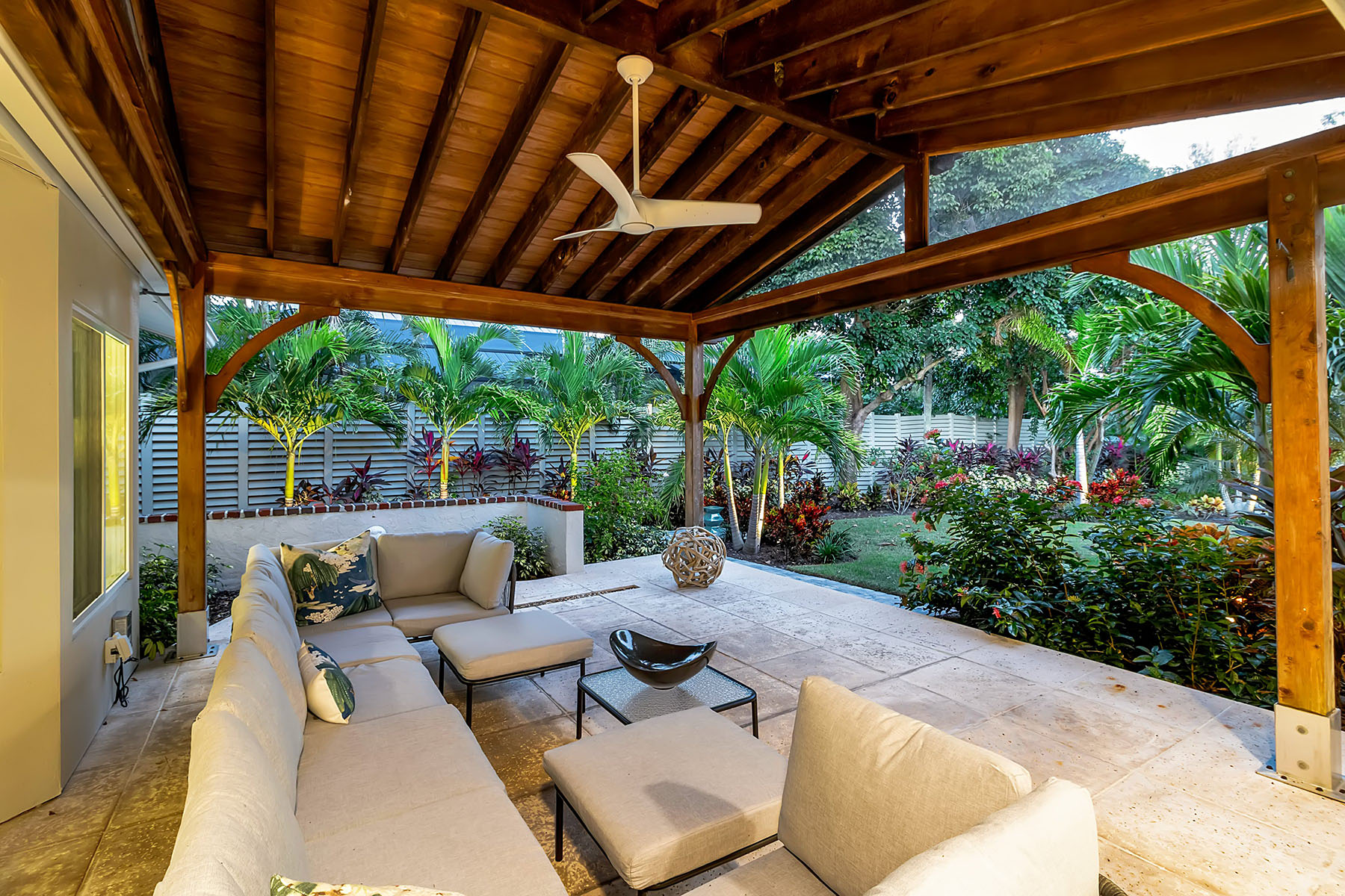  JOHNSON ESTATES - 物件實景