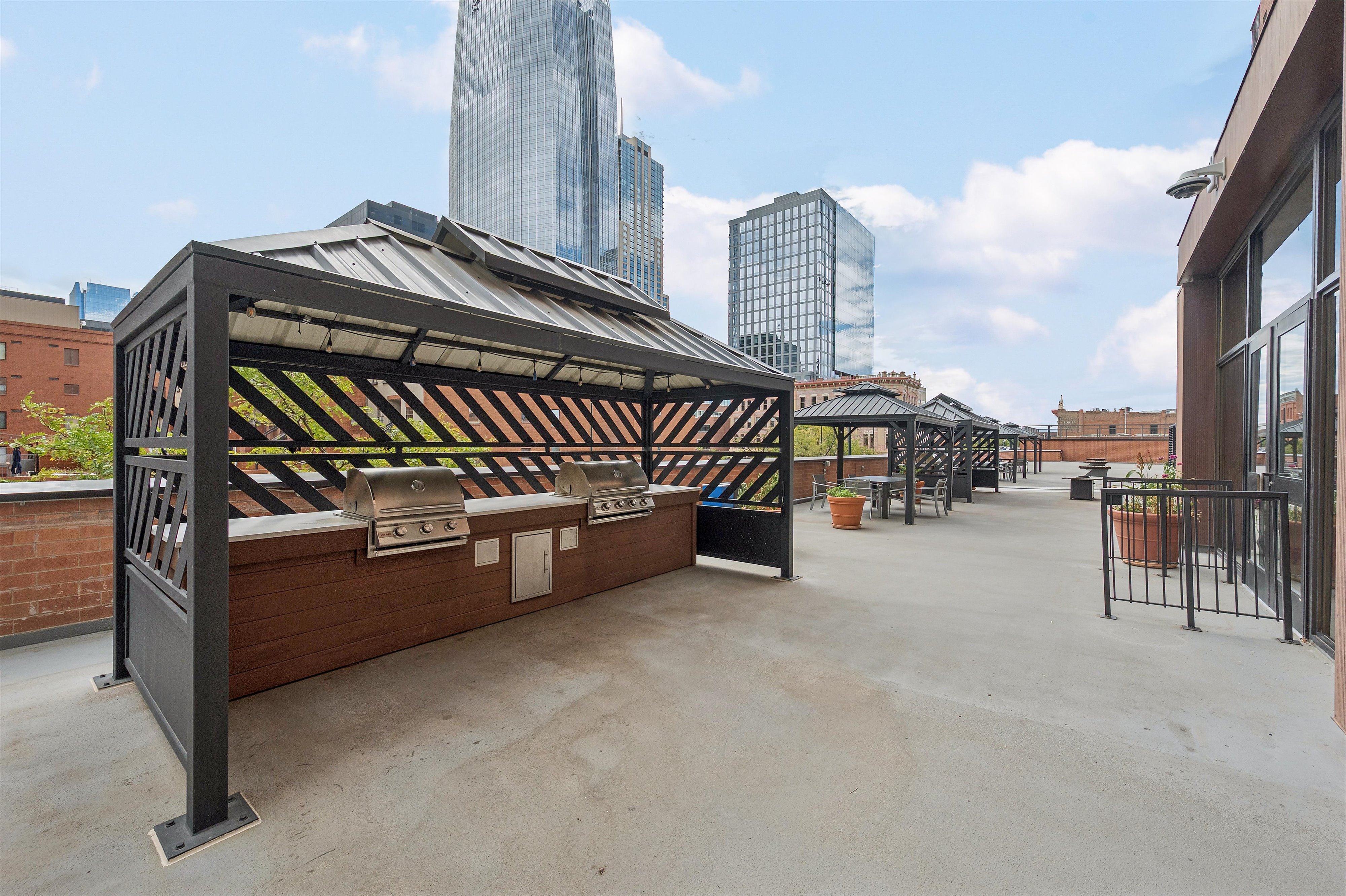  Iconic Larimer Place - 物件實景