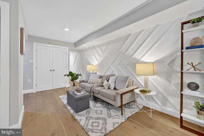 Washington, District of Columbia, 20009, United States, 2 Bedrooms Bedrooms, ,1 BathroomBathrooms,Residential,For Sale,1983201