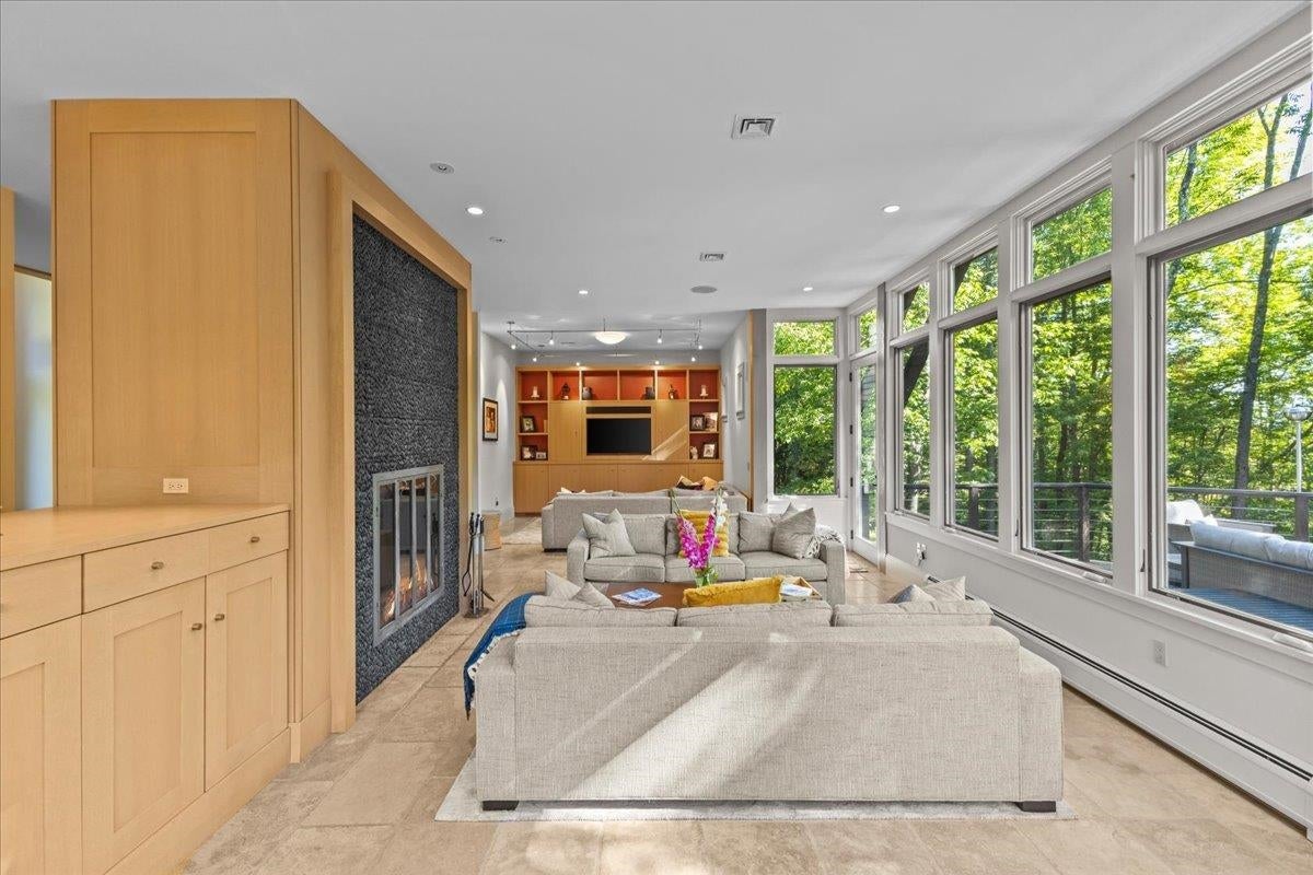 Stowe, Vermont, 05672, United States, 6 Bedrooms Bedrooms, ,3 BathroomsBathrooms,Residential,For Sale,1939476