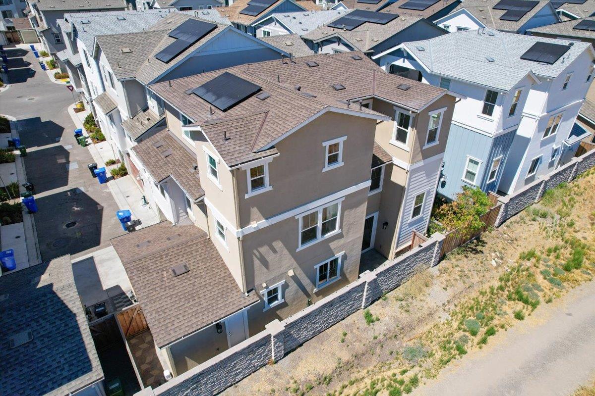 Newark, California, 94560, United States, 4 Bedrooms Bedrooms, ,4 BathroomsBathrooms,Residential,For Sale,1926207