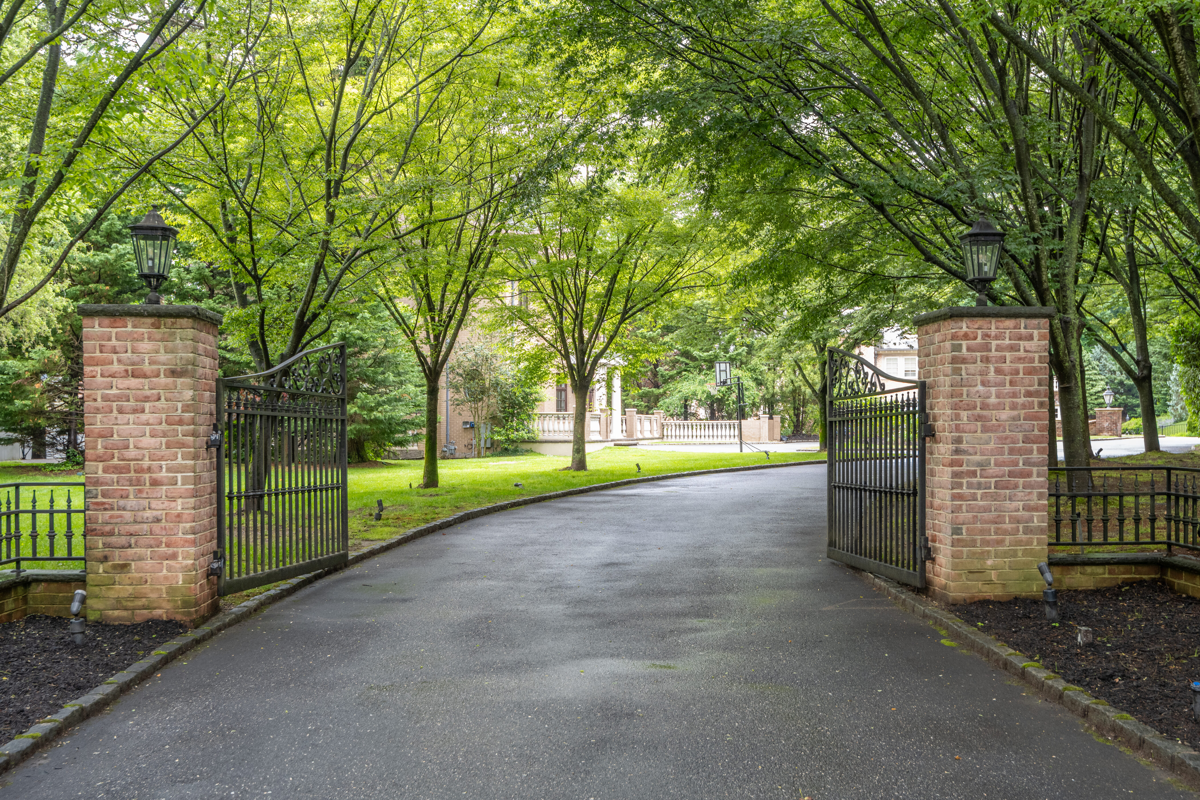 30A Shelter Rock Road, Manhasset, NY 11030 