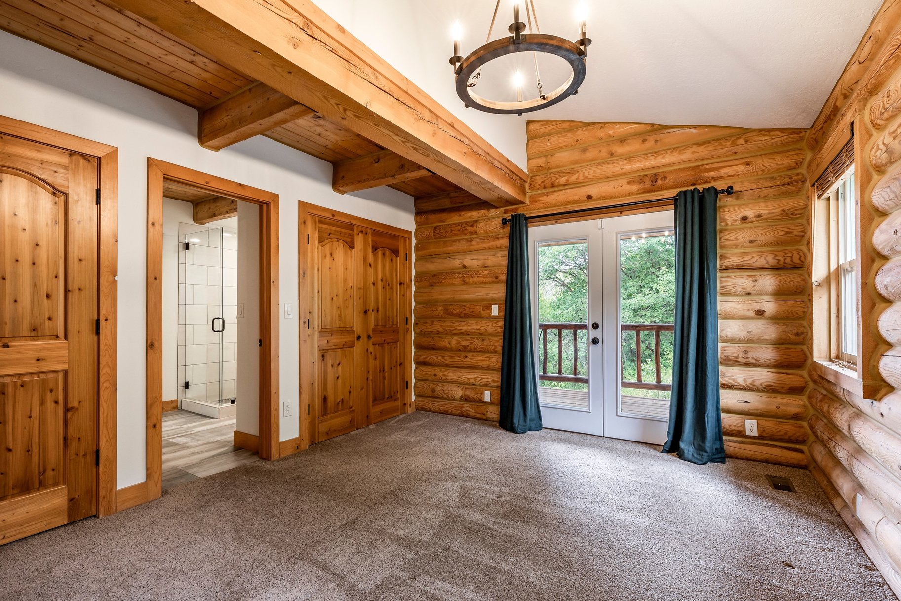  Large Cabin on 1.1 Acres with Scenic Mountain Views - 物件實景
