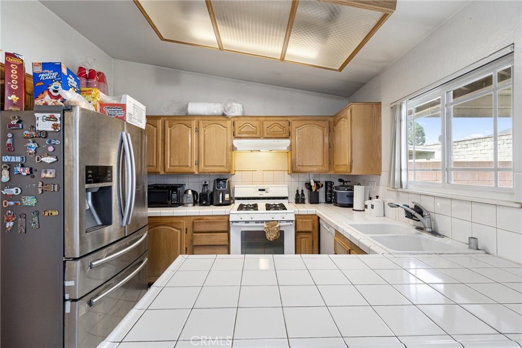 Rancho Cucamonga, California, 91730, United States, 3 Bedrooms Bedrooms, ,2 BathroomsBathrooms,Residential,For Sale,1793562