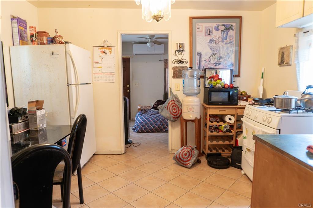 Los Angeles, California, 90032, United States, 3 Bedrooms Bedrooms, ,Residential,For Sale,1895183