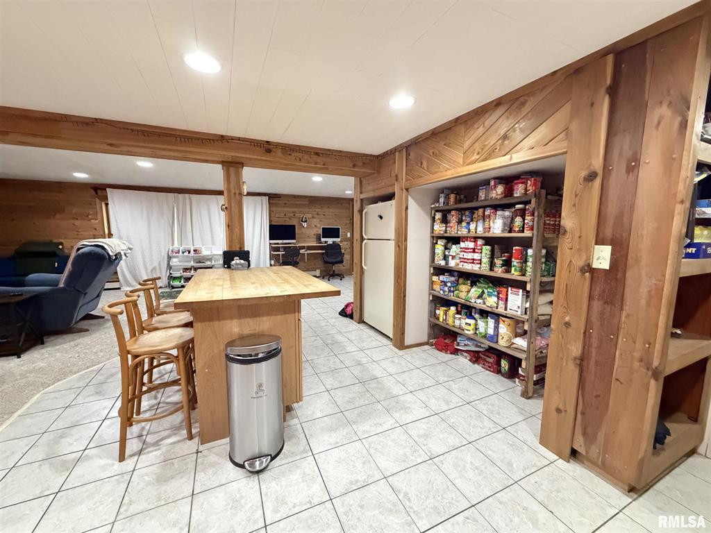 Abingdon, Illinois, 61410, United States, 3 Bedrooms Bedrooms, ,2 BathroomsBathrooms,Residential,For Sale,1976226