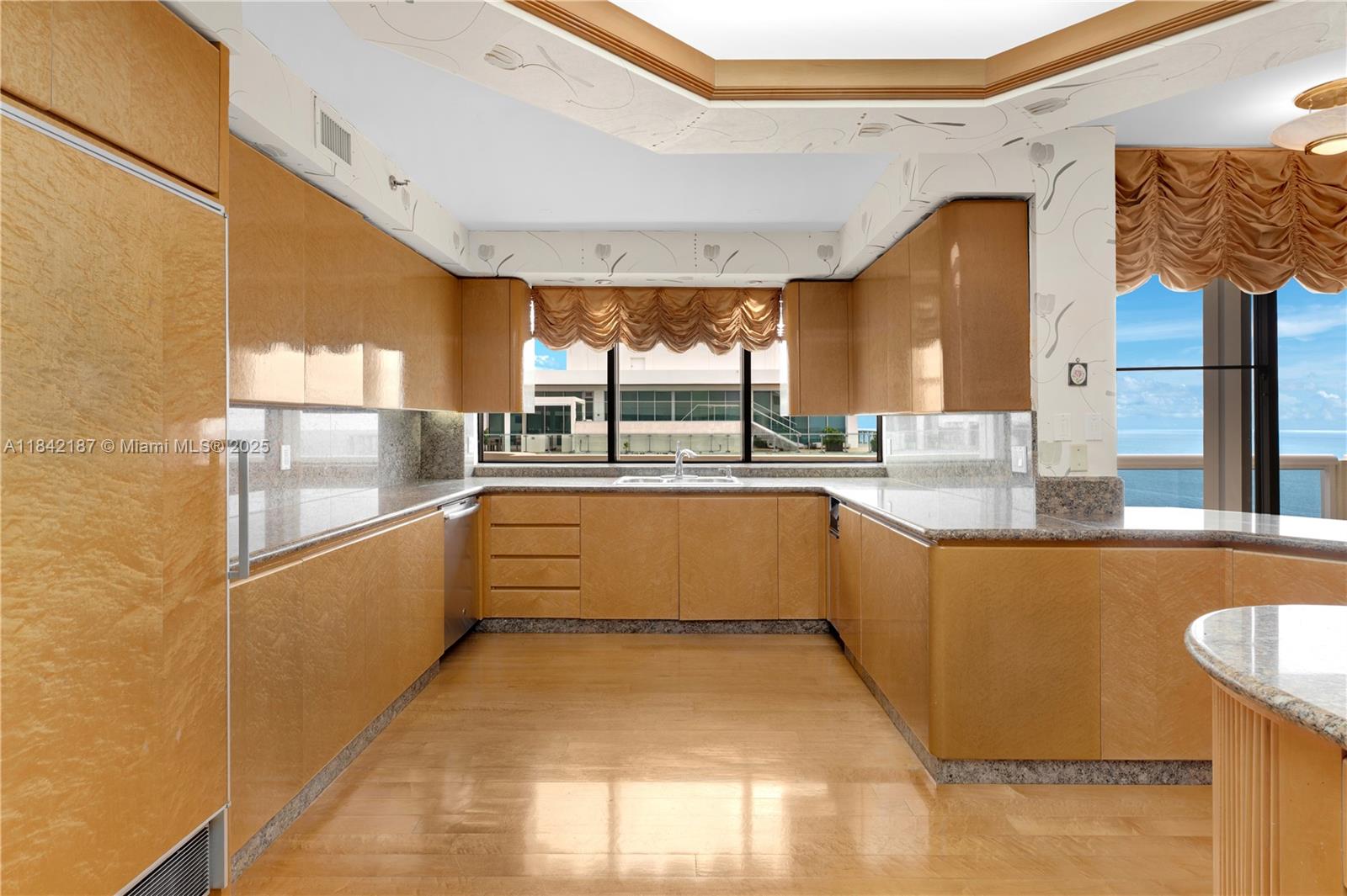 Miami Beach, Florida, 33140, United States, 4 Bedrooms Bedrooms, ,7 BathroomsBathrooms,Residential,For Sale,1895466