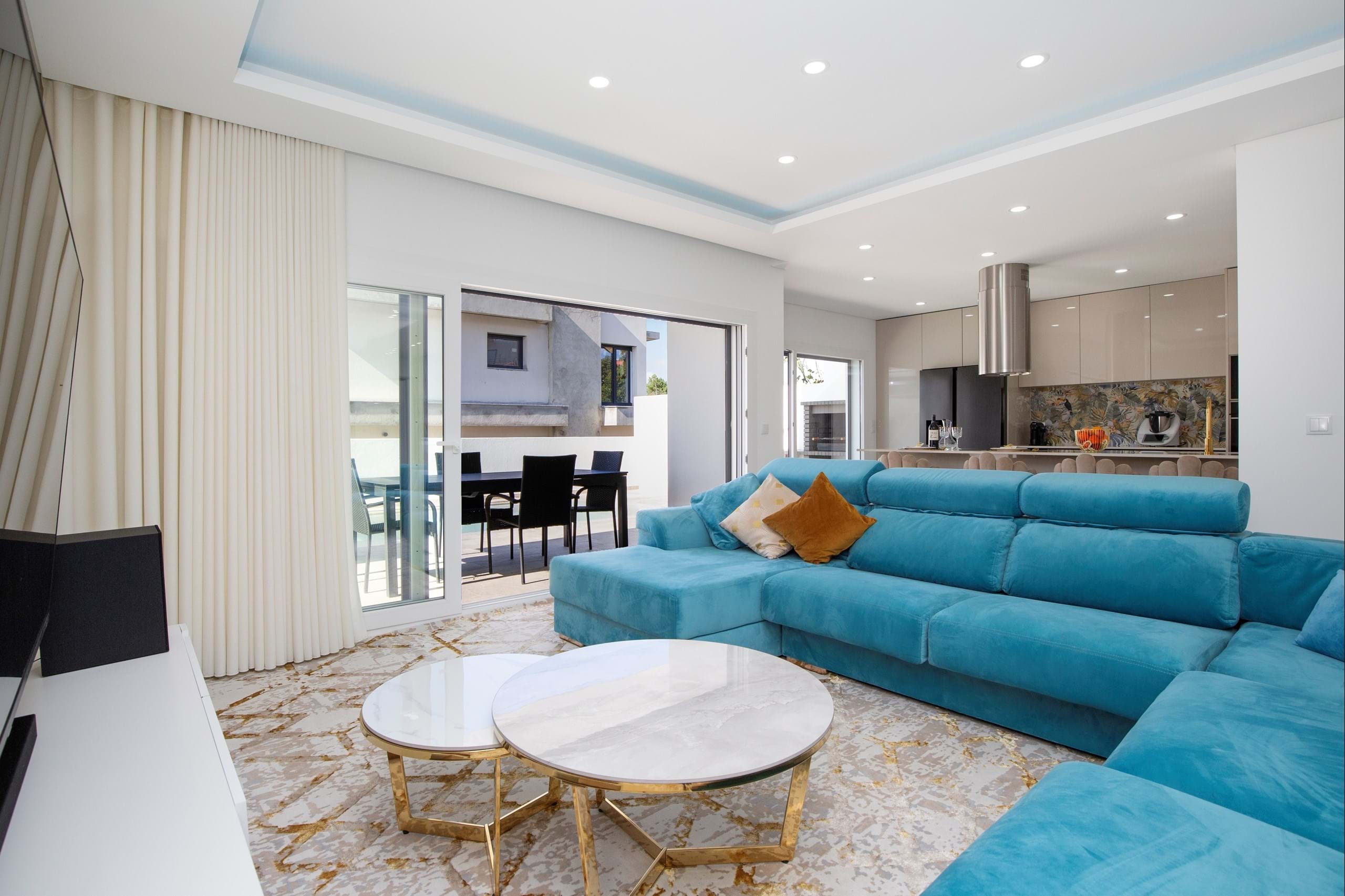 Almada, Setúbal, 2820-638, PT, 4 Bedrooms Bedrooms, ,2 BathroomsBathrooms,Residential,For Sale,1699362