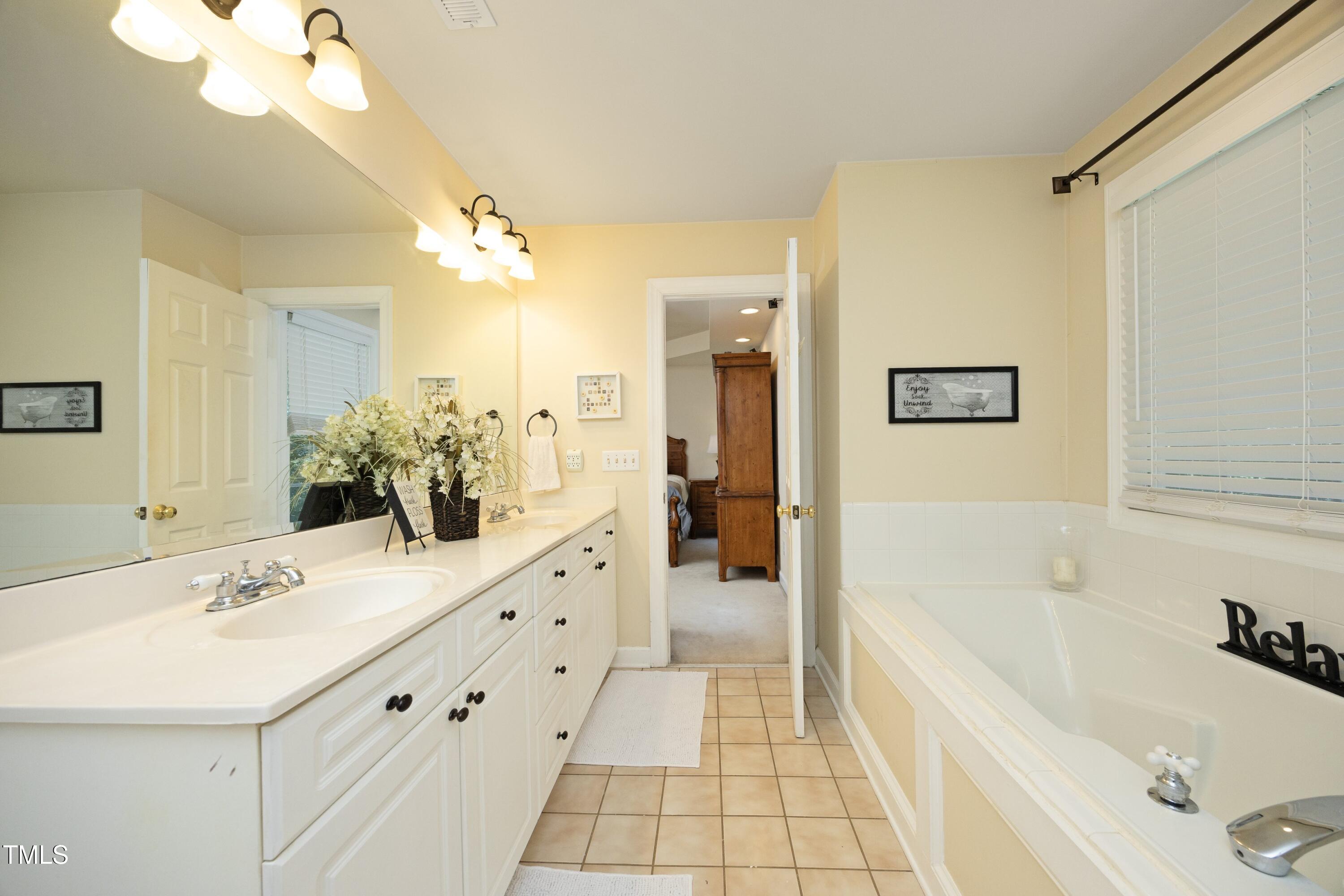 Wake Forest, North Carolina, 27587, United States, 3 Bedrooms Bedrooms, ,3 BathroomsBathrooms,Residential,For Sale,1903588