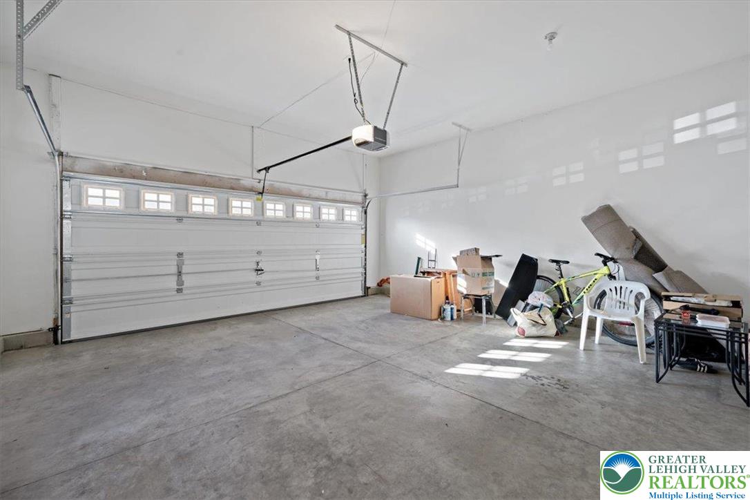 Palmer Twp, Pennsylvania, 18045, United States, 4 Bedrooms Bedrooms, ,3 BathroomsBathrooms,Residential,For Sale,2000563