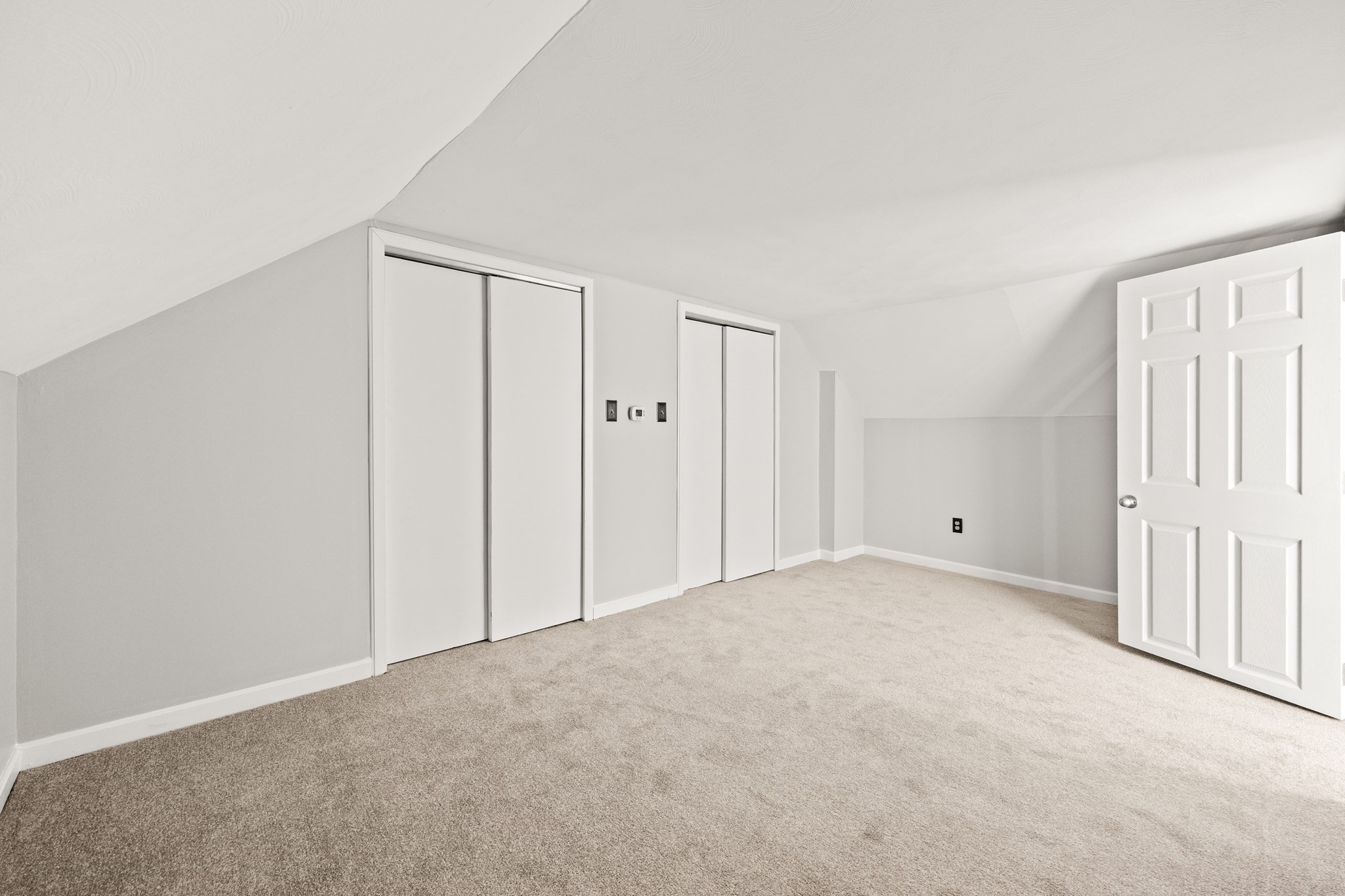 Taunton, Massachusetts, 02780, United States, 4 Bedrooms Bedrooms, ,2 BathroomsBathrooms,Residential,For Sale,2007506