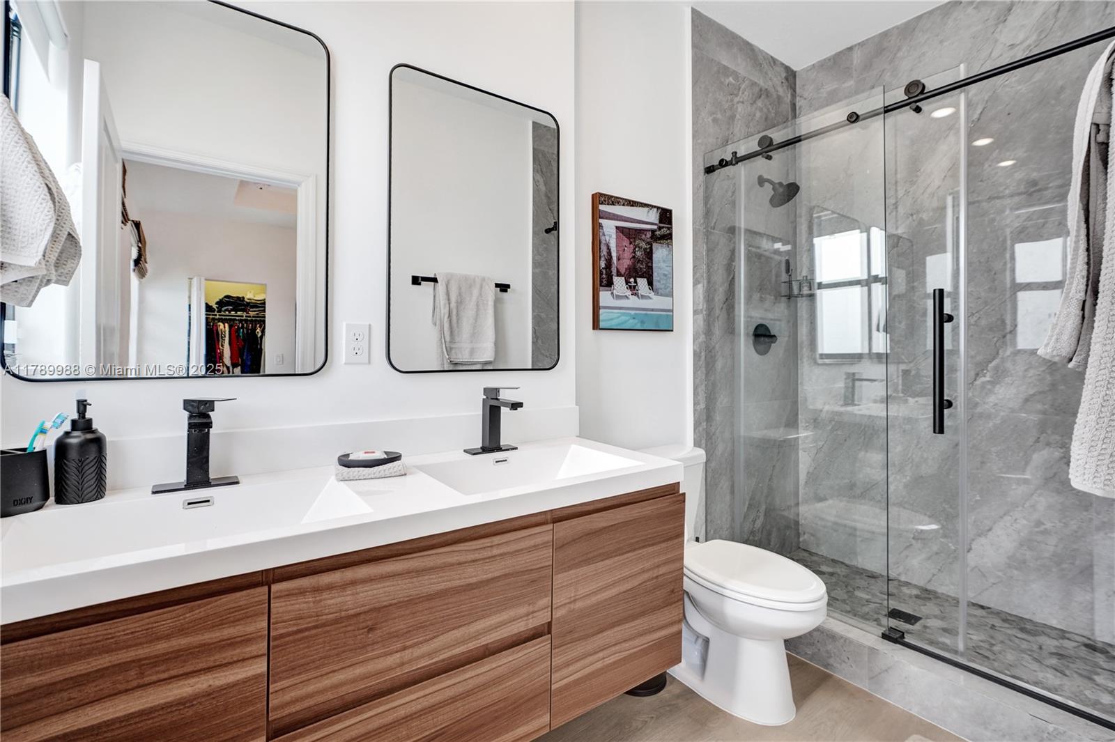 Miami, Florida, 33179, United States, 3 Bedrooms Bedrooms, ,3 BathroomsBathrooms,Residential,For Sale,1784236