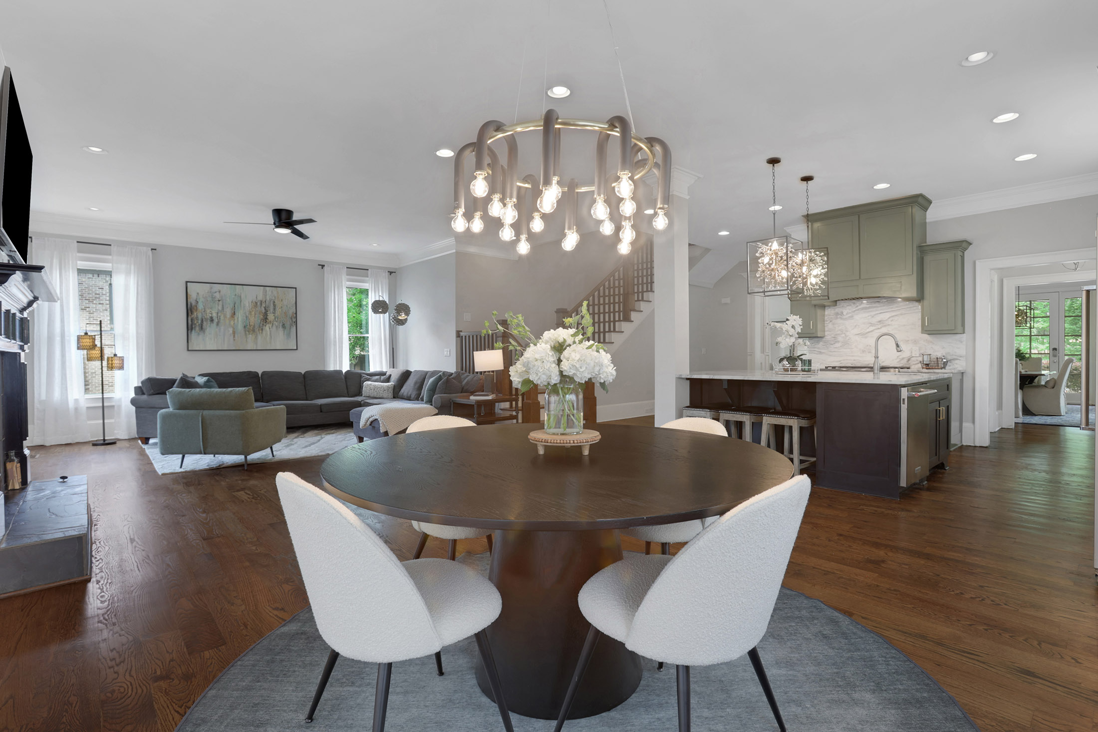 Sophisticated Brick Residence in Coveted Brookhaven Location - 物件實景