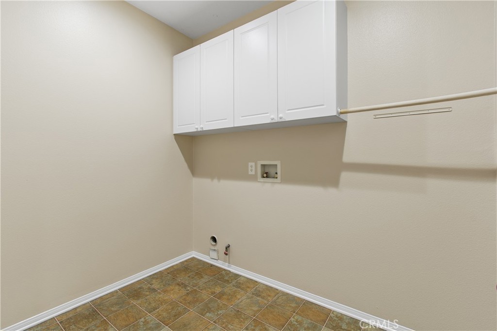 Murrieta, California, 92562, United States, 4 Bedrooms Bedrooms, ,2 BathroomsBathrooms,Residential,For Sale,1906969