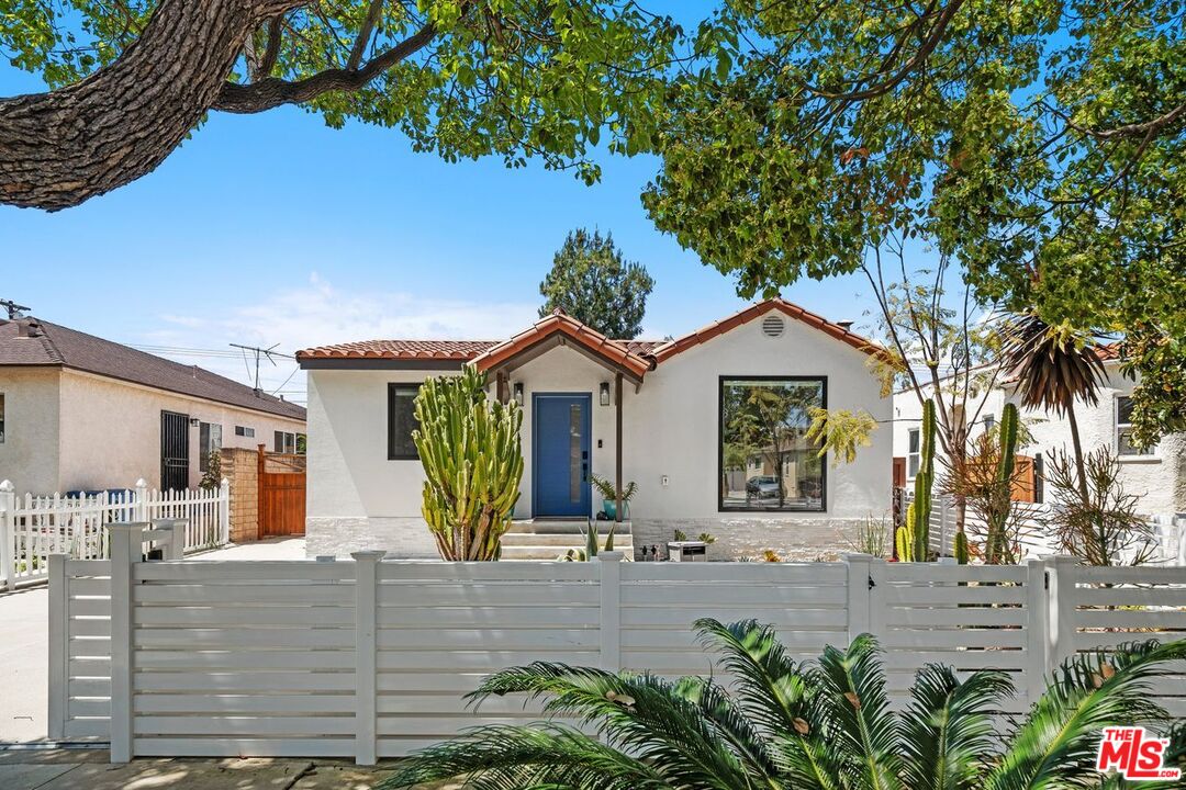 Culver City, California, 90232, United States, 3 Bedrooms Bedrooms, ,2 BathroomsBathrooms,Residential,For Sale,1911213