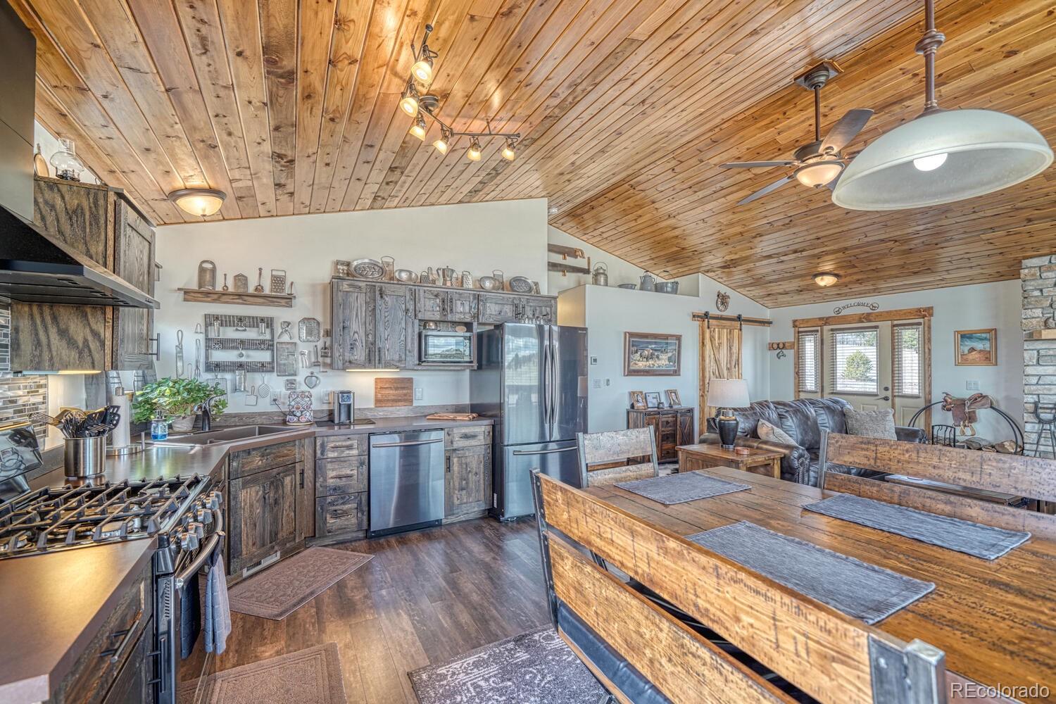 Hartsel, Colorado, 80449, United States, 2 Bedrooms Bedrooms, ,1 BathroomBathrooms,Residential,For Sale,1804606