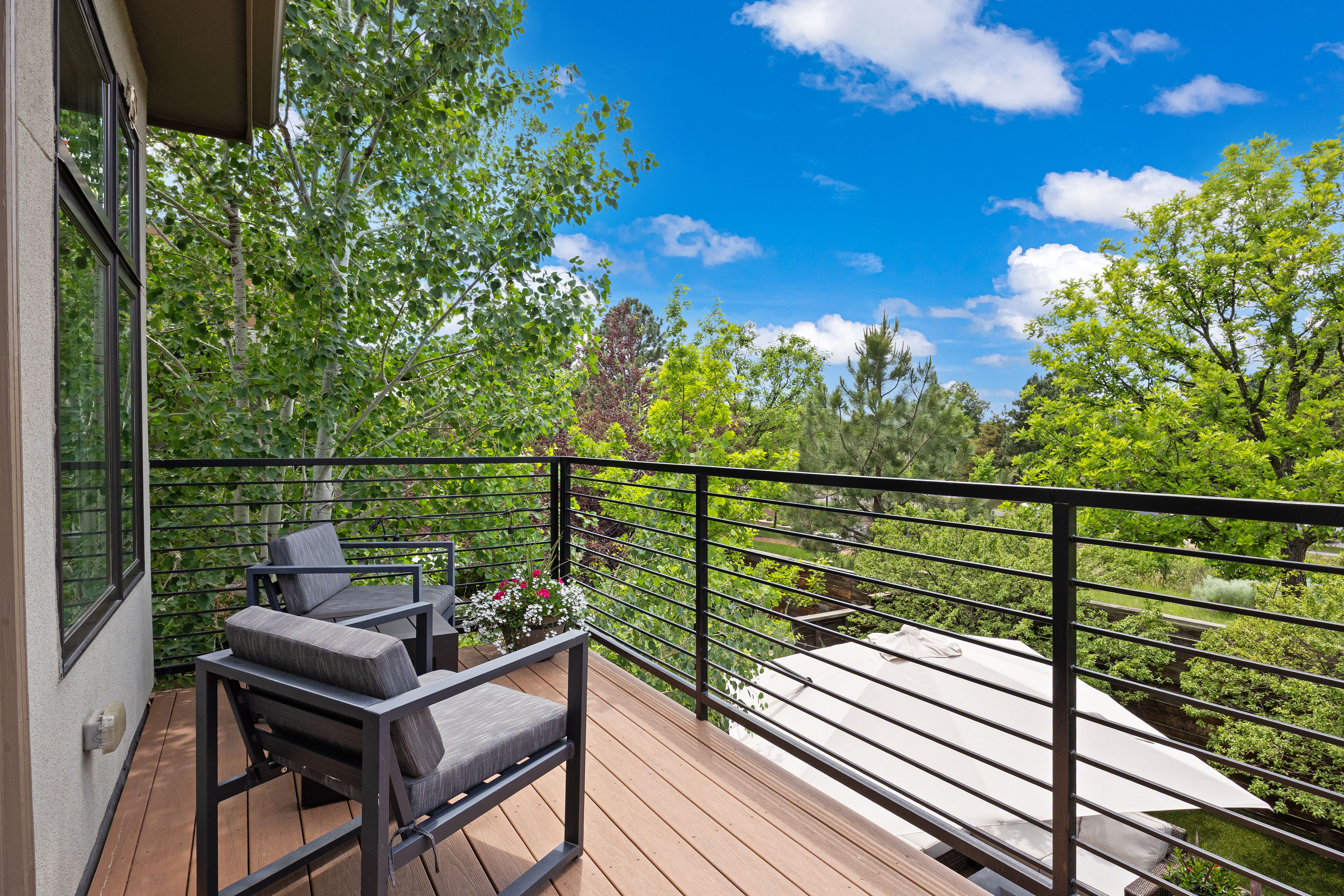  Exceptional Contemporary Move-In Ready Designed For Modern Living - 物件實景