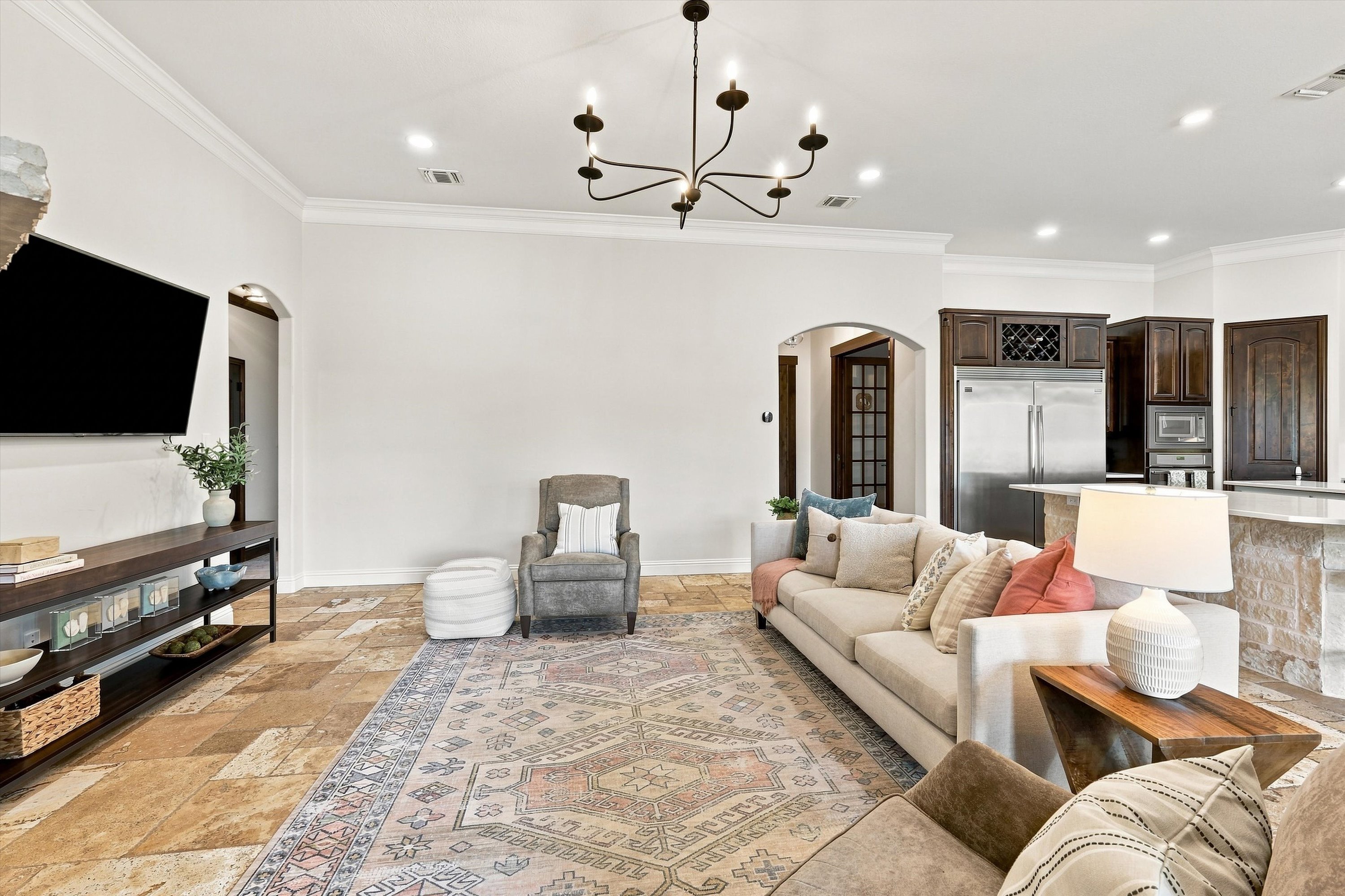  Timeless Style, Thoughtful Updates & One Acre to Enjoy - 物件實景