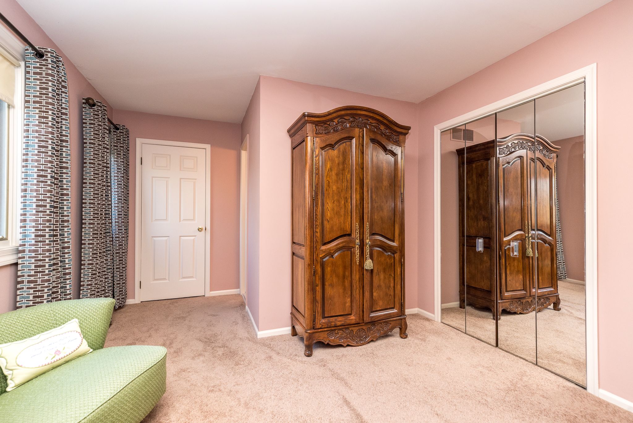 Chesterbrook, Pennsylvania, 19087, United States, 2 Bedrooms Bedrooms, ,3 BathroomsBathrooms,Residential,For Sale,1978885