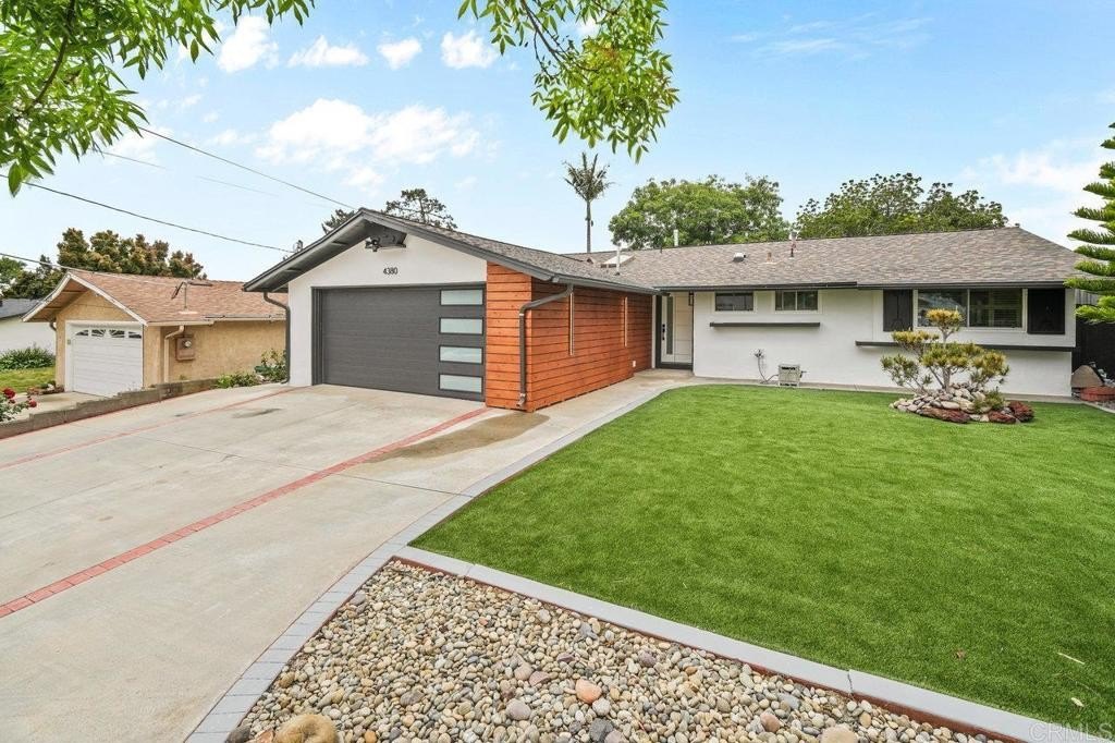 San Diego, California, 92117, United States, 3 Bedrooms Bedrooms, ,2 BathroomsBathrooms,Residential,For Sale,1793737