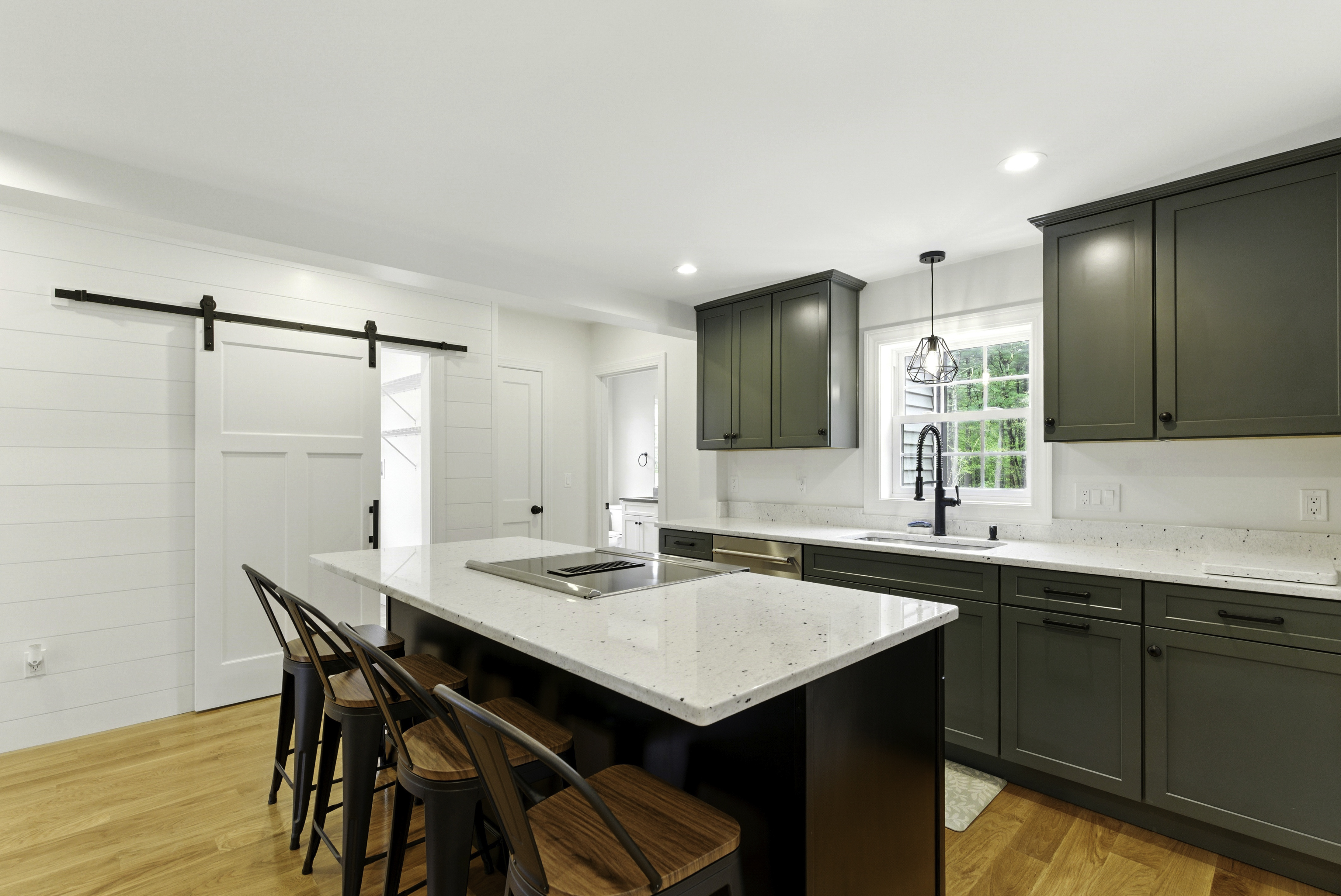 Hopedale, Massachusetts, 01747, United States, 3 Bedrooms Bedrooms, ,2 BathroomsBathrooms,Residential,For Sale,1979409