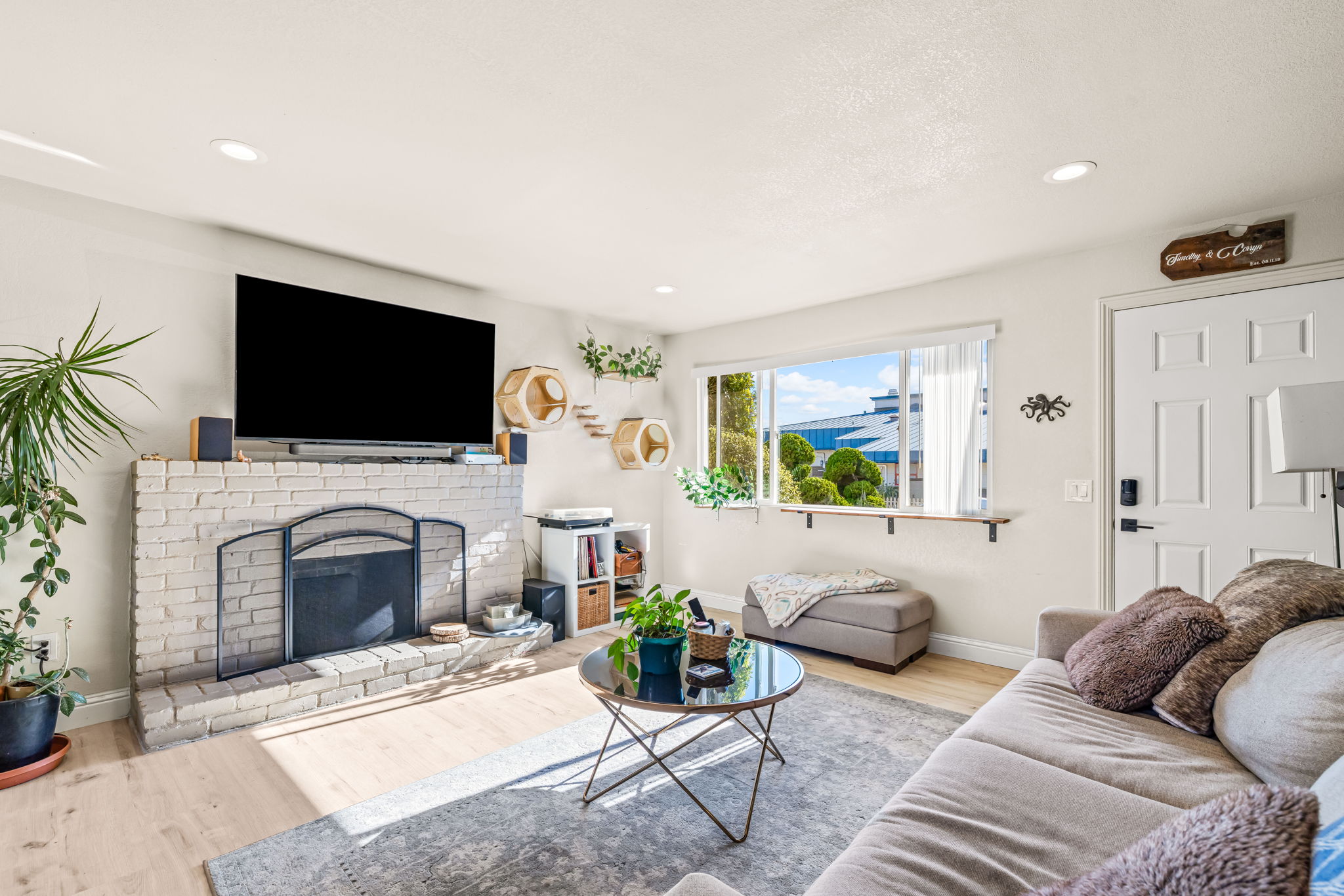 Seaside, California, 93955, United States, 3 Bedrooms Bedrooms, ,1 BathroomBathrooms,Residential,For Sale,1887729