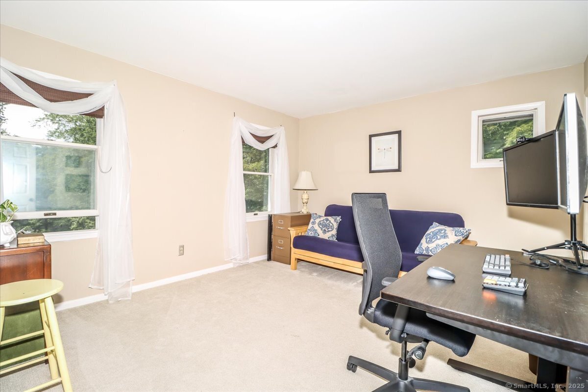 Oxford, Connecticut, 06478, United States, 3 Bedrooms Bedrooms, ,3 BathroomsBathrooms,Residential,For Sale,1916660