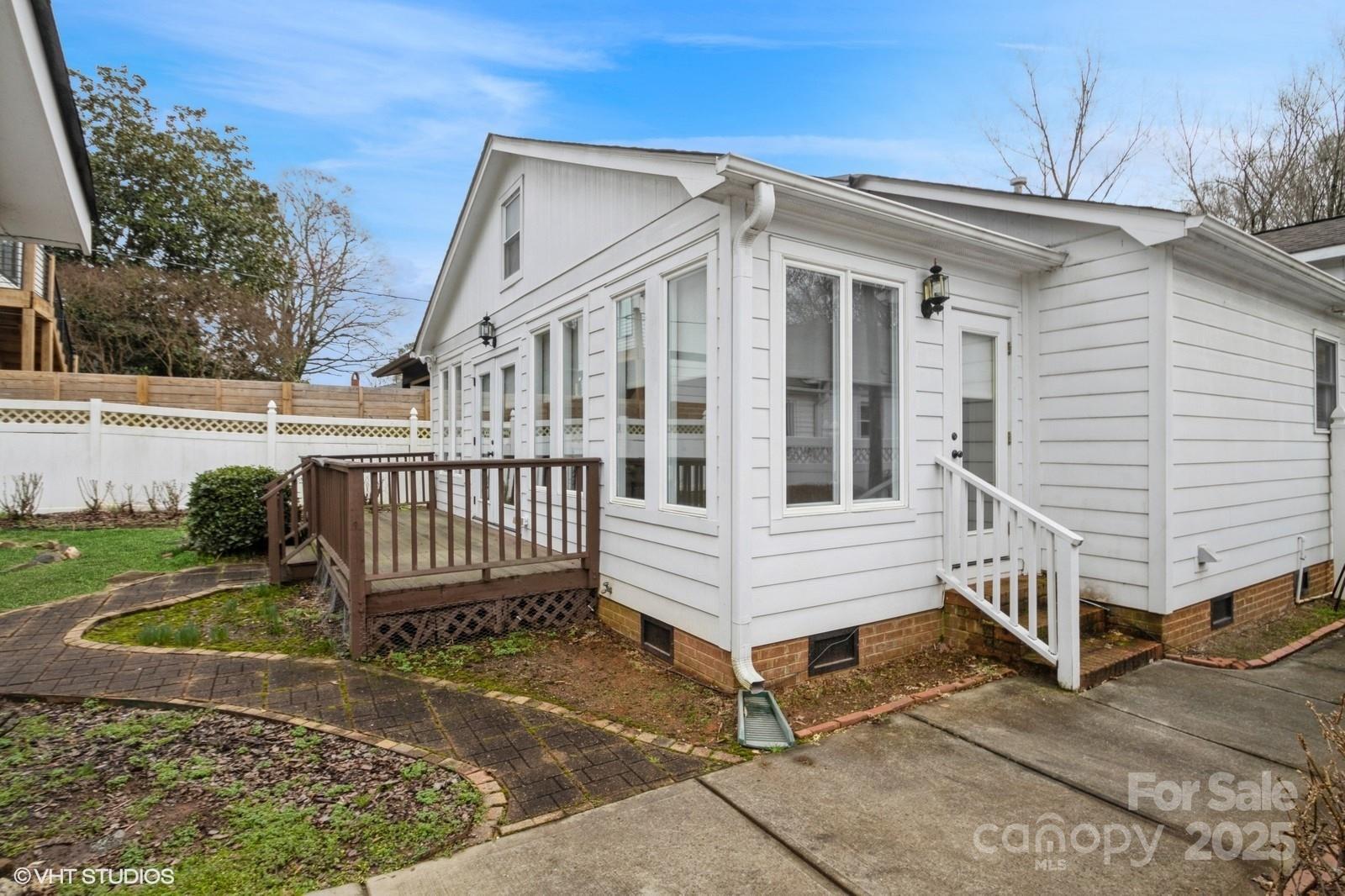 Charlotte, North Carolina, 28205, United States, 3 Bedrooms Bedrooms, ,2 BathroomsBathrooms,Residential,For Sale,1707843