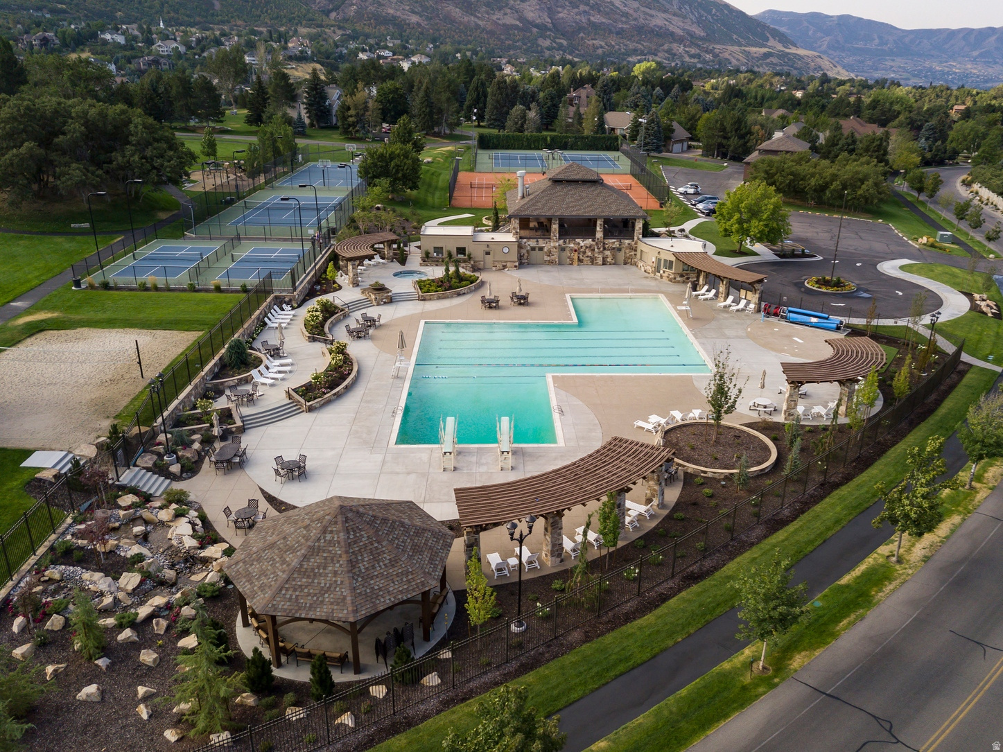 Sandy, Utah, 84092, United States, 5 Bedrooms Bedrooms, ,4 BathroomsBathrooms,Residential,For Sale,1994417