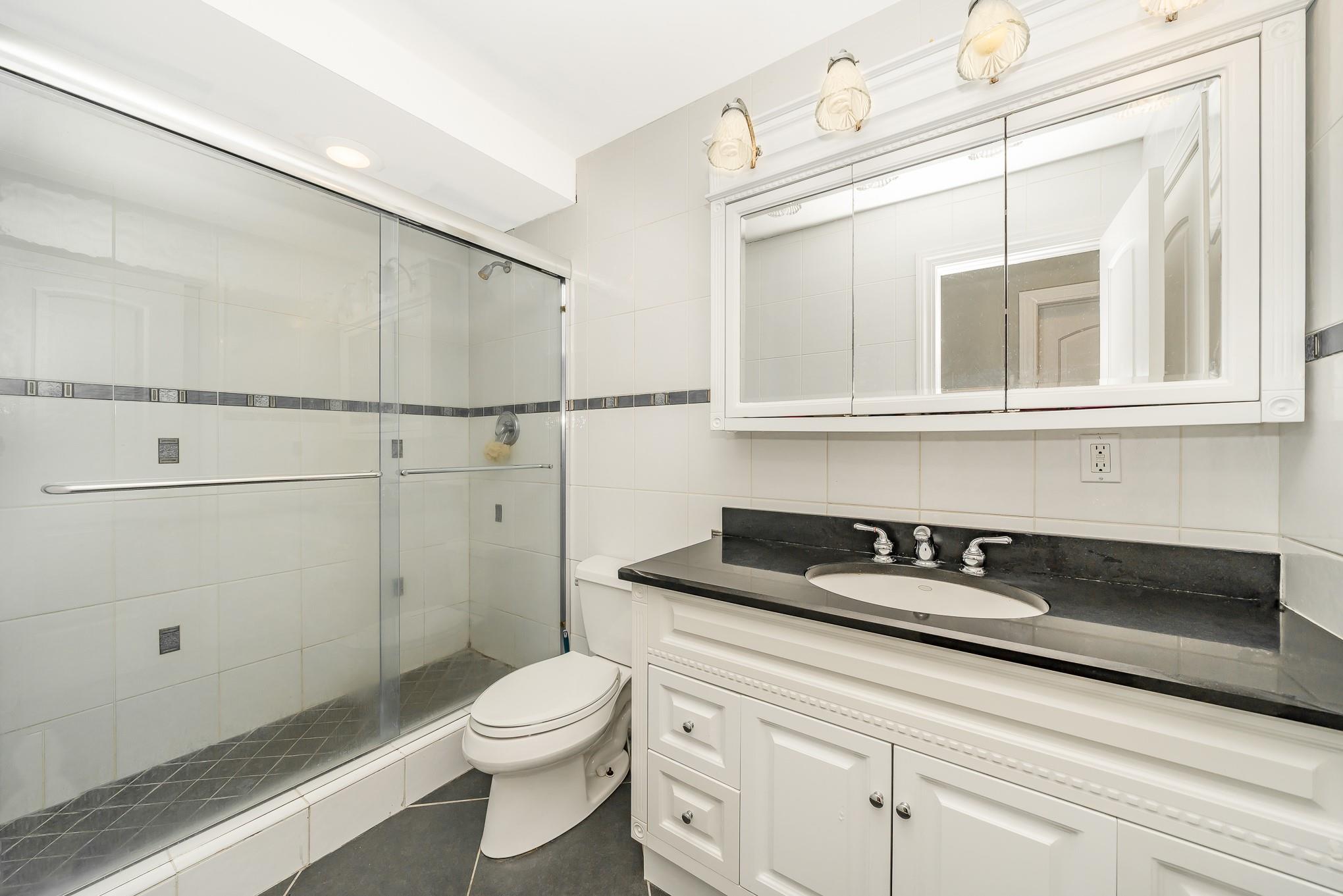 Seaford, New York, 11783, United States, 5 Bedrooms Bedrooms, ,3 BathroomsBathrooms,Residential,For Sale,1943505