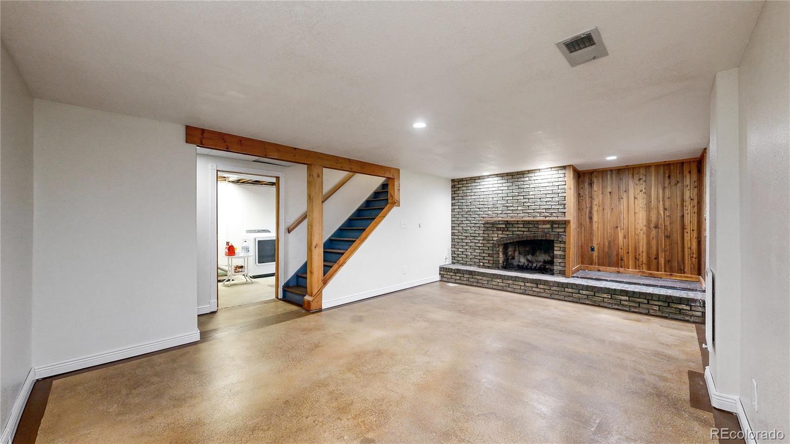 Lakewood, Colorado, 80228, United States, 5 Bedrooms Bedrooms, ,1 BathroomBathrooms,Residential,For Sale,1949485
