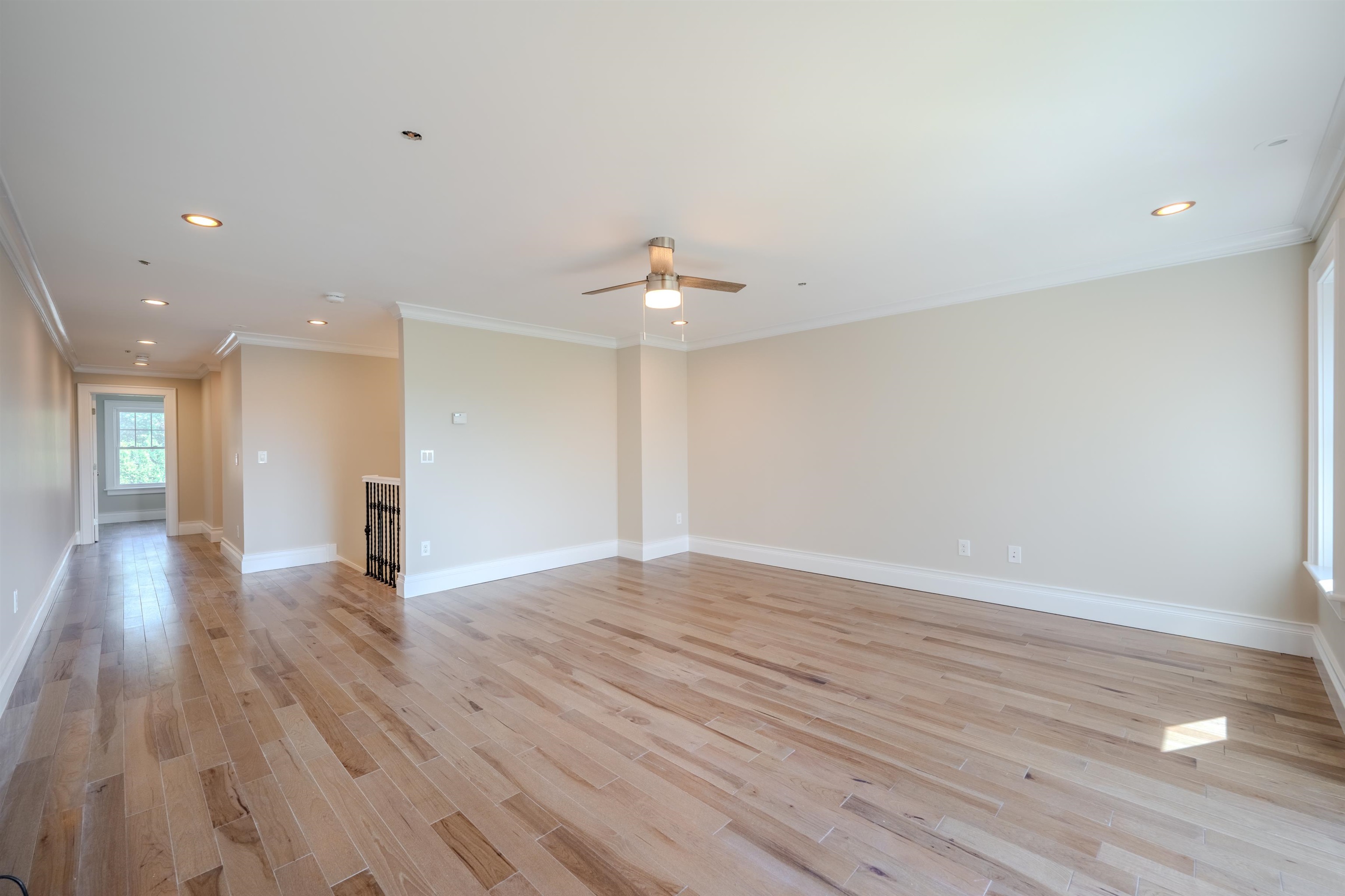 Manchester, New Hampshire, 03101, United States, 2 Bedrooms Bedrooms, ,1 BathroomBathrooms,Residential,For Sale,1933144