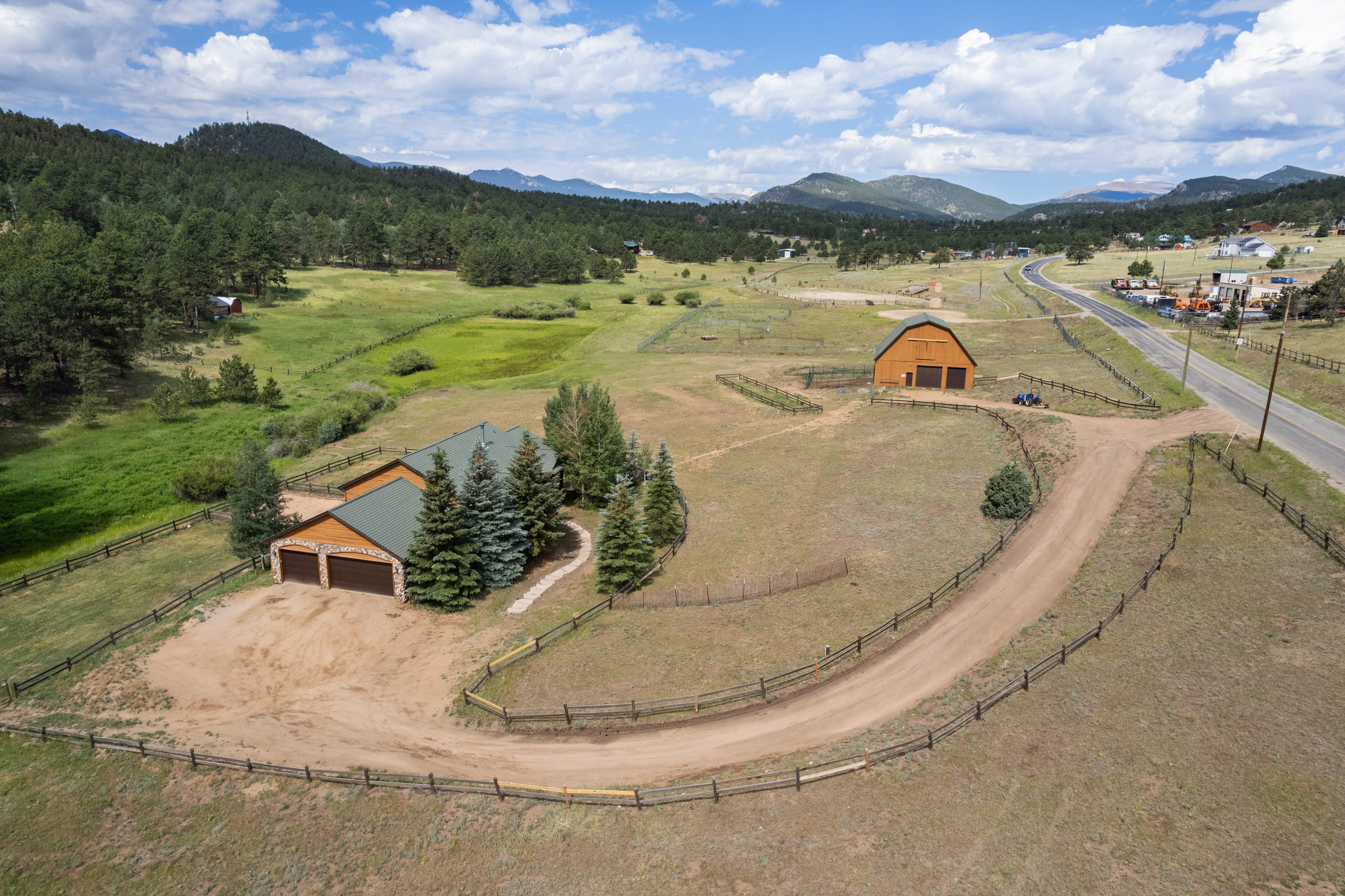  Pasture Perfect: A Home for You & Your Horses - 物件實景