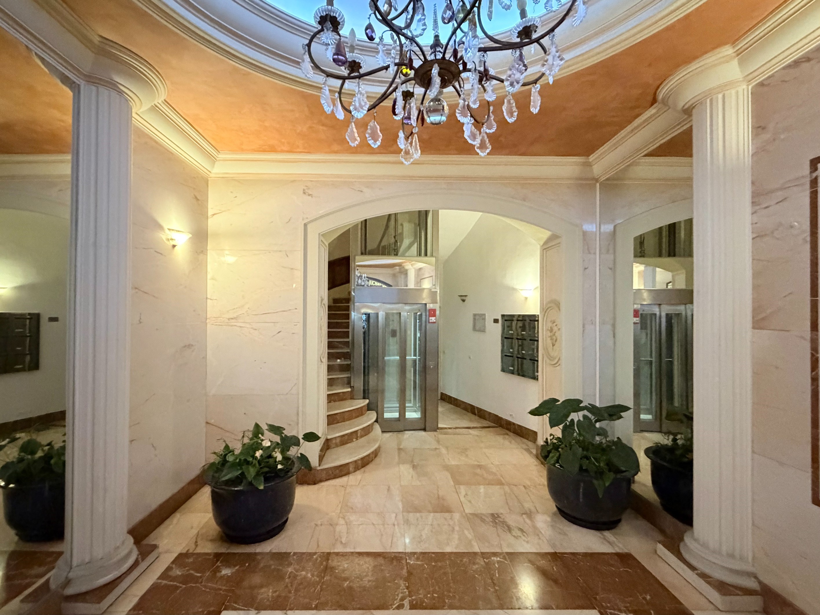  Exclusive to the Ecusson district, an incredible apartment with terraces and el… - 物件實景