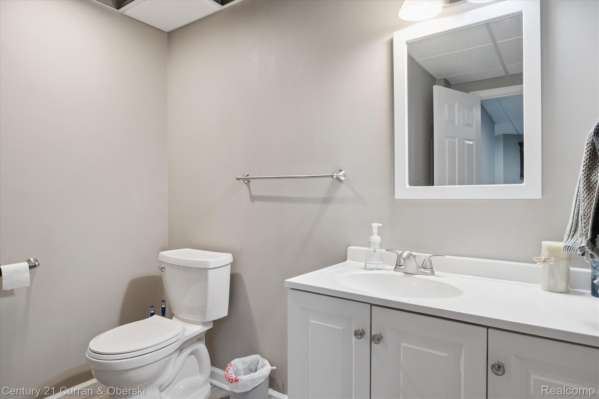 Commerce Charter Township, Michigan, 48382, United States, 4 Bedrooms Bedrooms, ,4 BathroomsBathrooms,Residential,For Sale,1916124