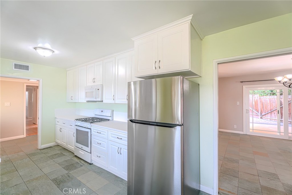 Woodland Hills, California, 91367, United States, 4 Bedrooms Bedrooms, ,3 BathroomsBathrooms,Residential,For Sale,1987508