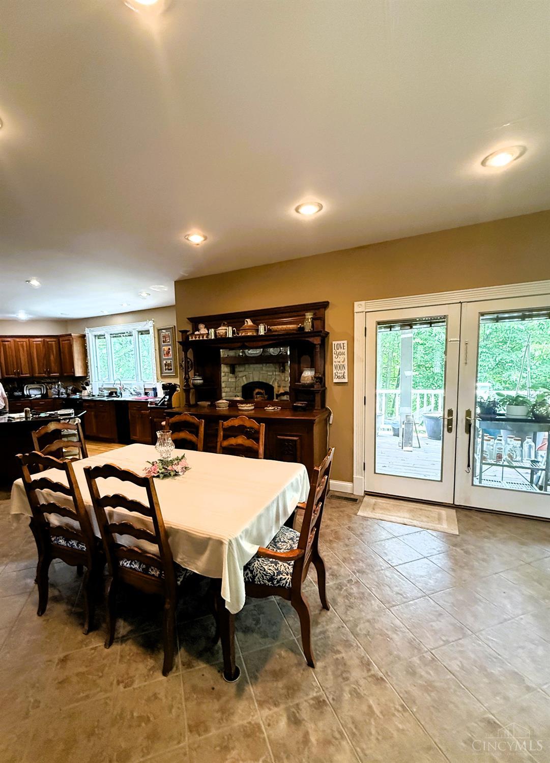 Montgomery, Ohio, 45242, United States, 5 Bedrooms Bedrooms, ,6 BathroomsBathrooms,Residential,For Sale,1914121