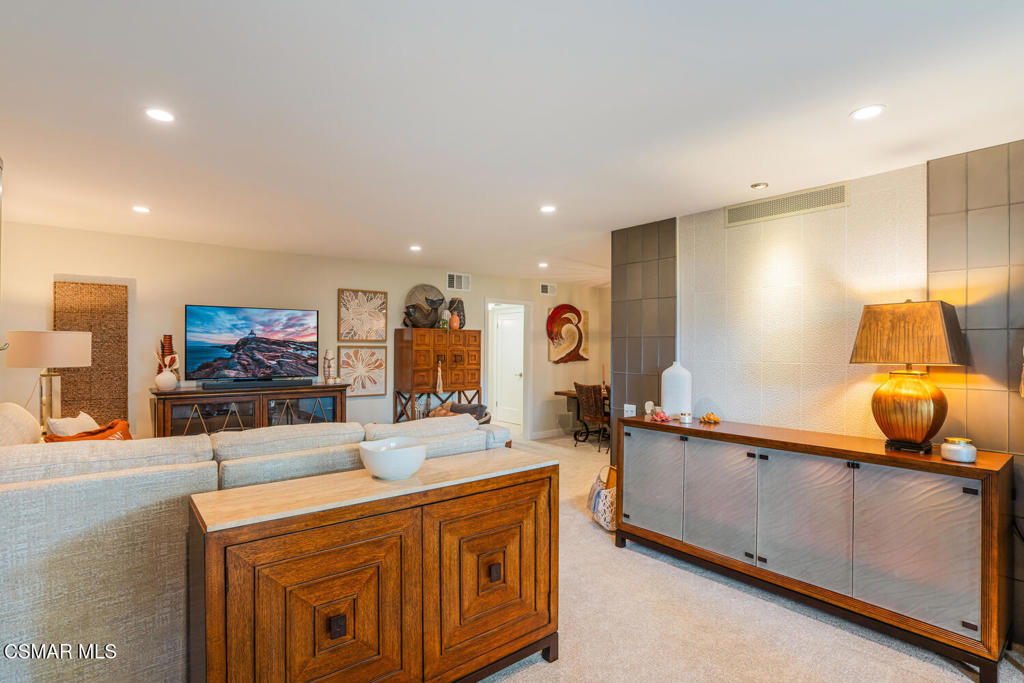 Westlake Village, California, 91361, United States, 1 Bedroom Bedrooms, ,1 BathroomBathrooms,Residential,For Sale,1872470