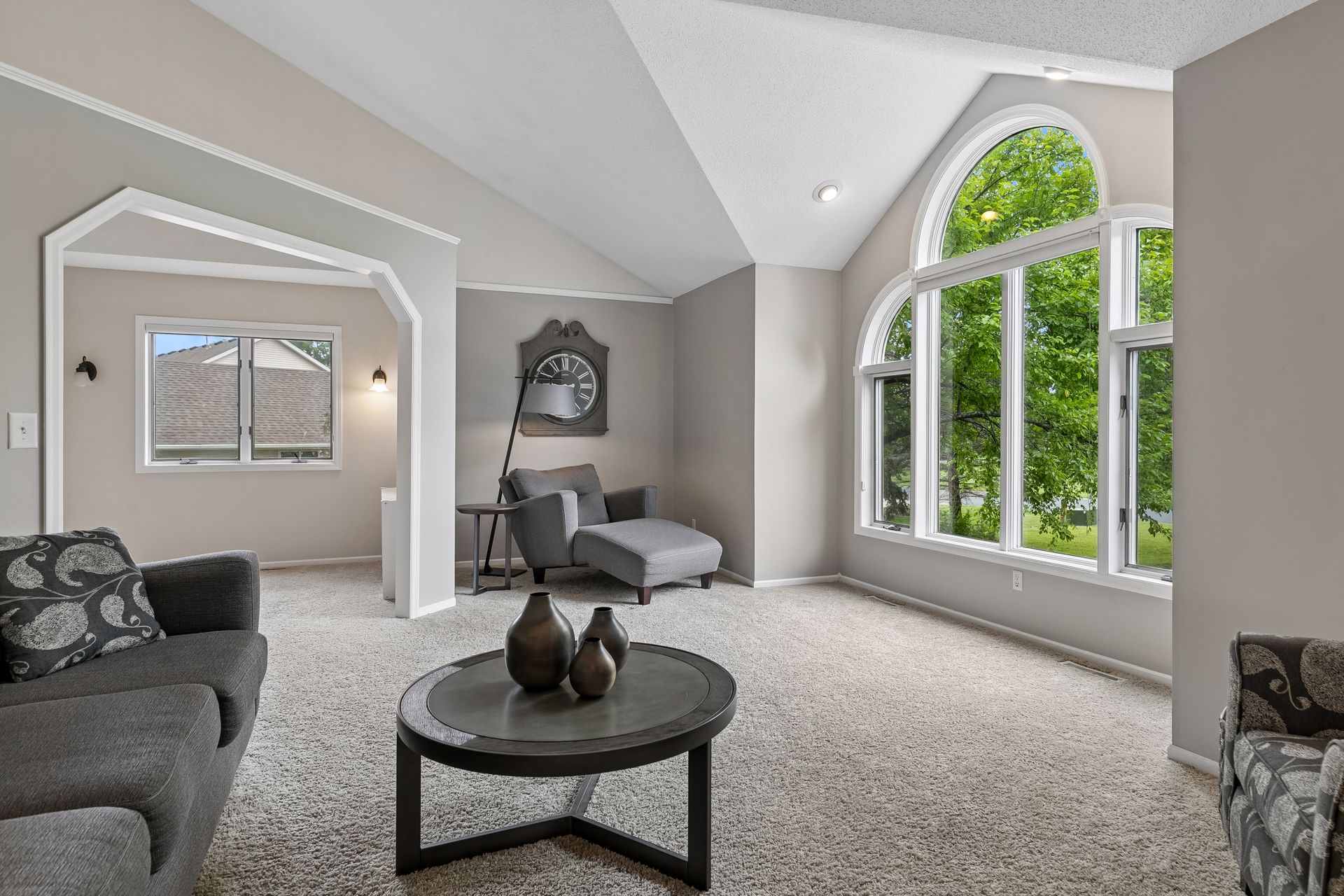  Beautifully Designed Living Near Bald Eagle Lake - 物件實景