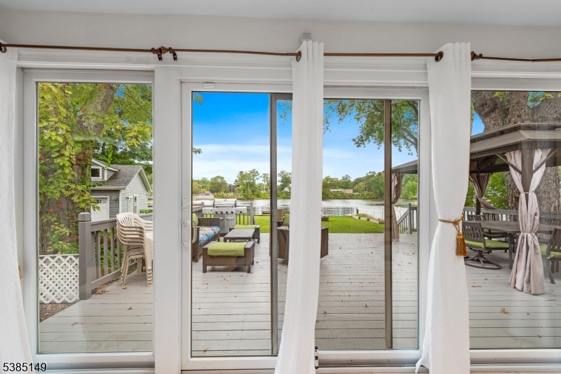 Roxbury Twp., New Jersey, 07850, United States, 3 Bedrooms Bedrooms, ,2 BathroomsBathrooms,Residential,For Sale,1947075