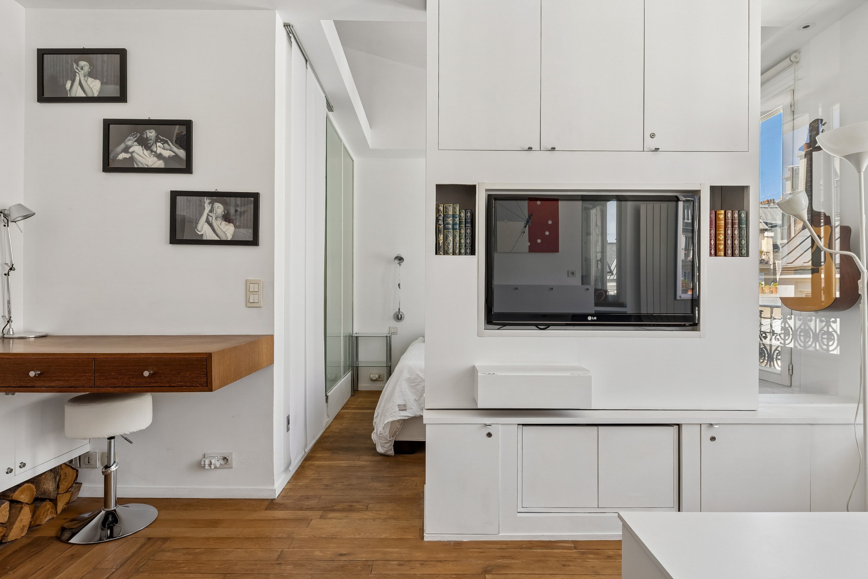  Paris XVIII — Bright top-floor apartment in the Abbesses area, with open views … - 物件實景