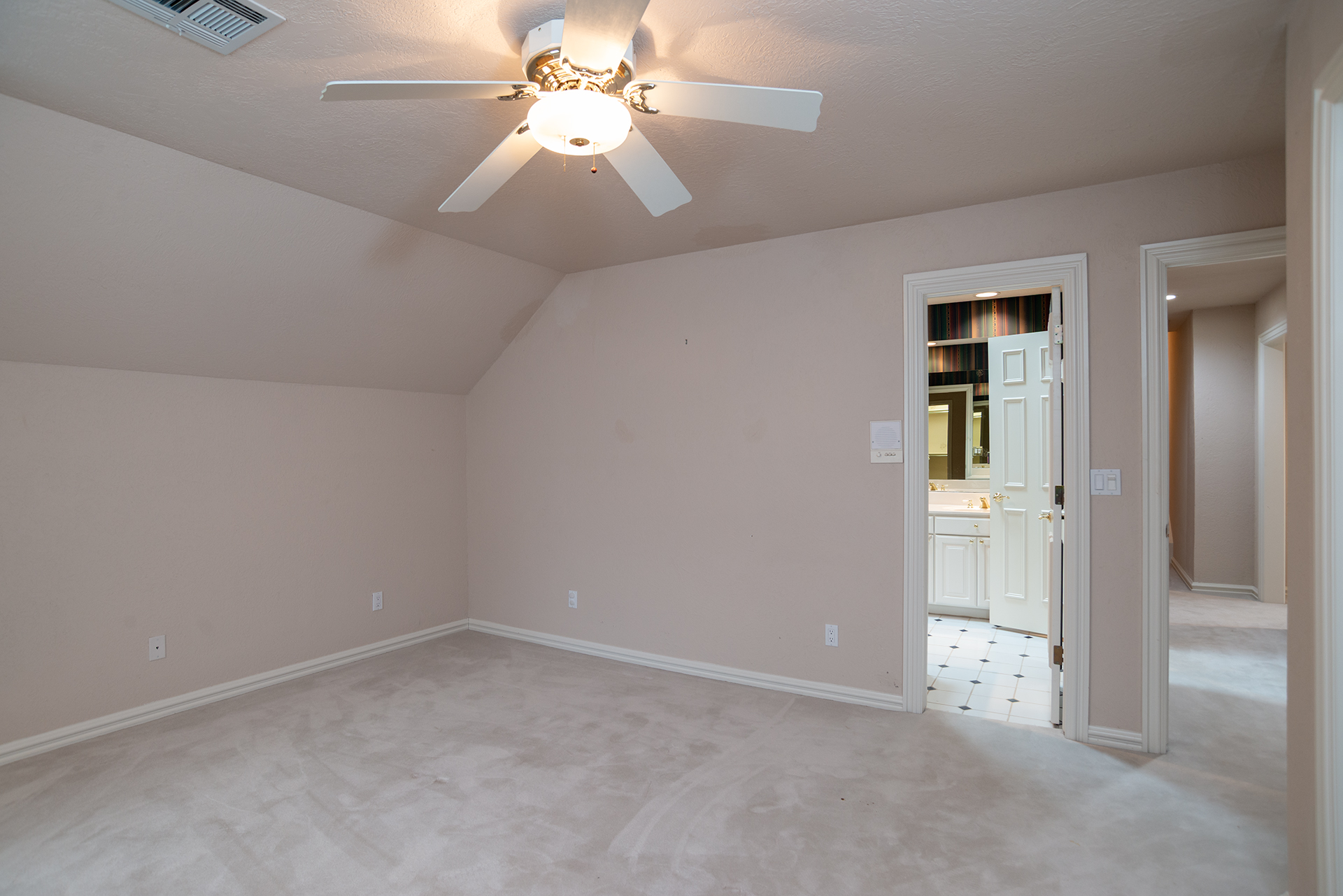 Stillwater, Oklahoma, 74074, United States, 5 Bedrooms Bedrooms, ,4 BathroomsBathrooms,Residential,For Sale,1981568