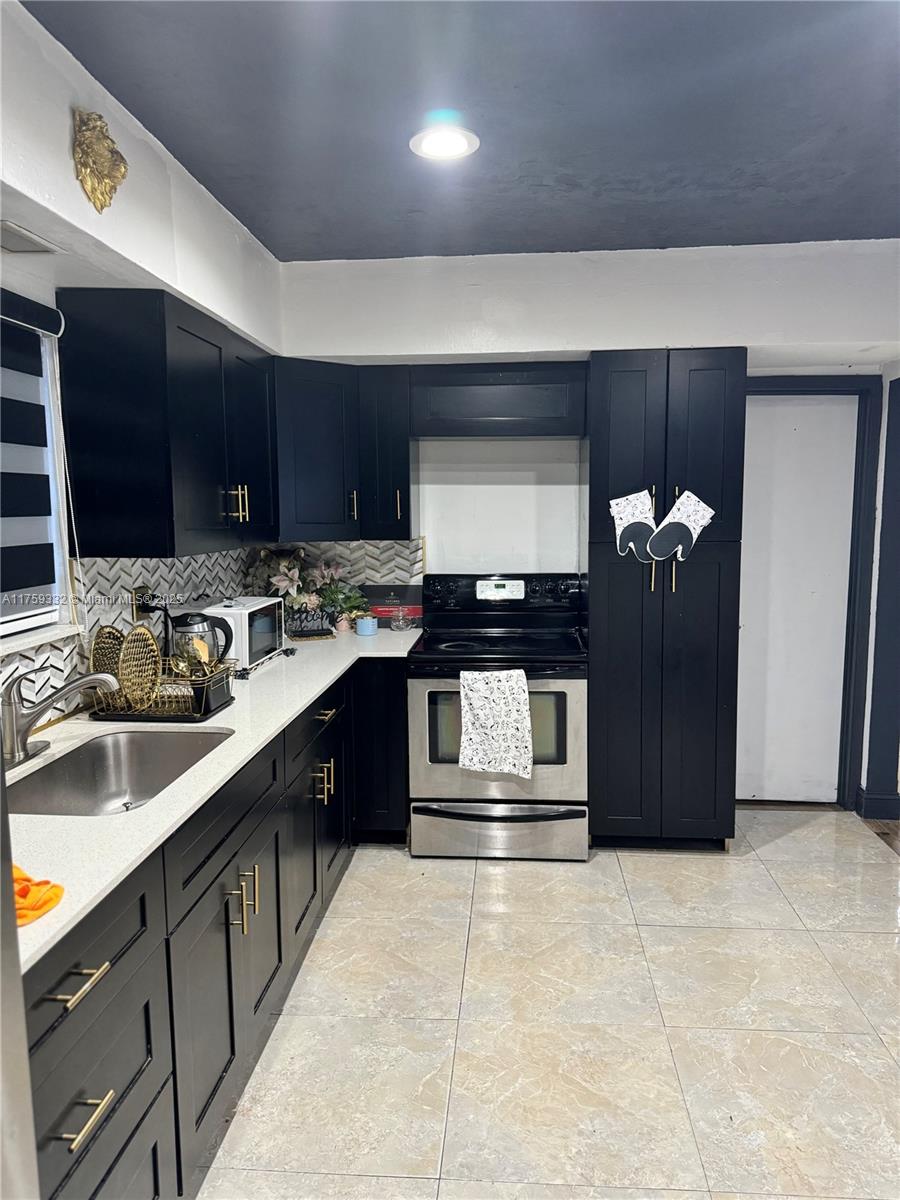 Miami Gardens, Florida, 33169, United States, 3 Bedrooms Bedrooms, ,2 BathroomsBathrooms,Residential,For Sale,1913697