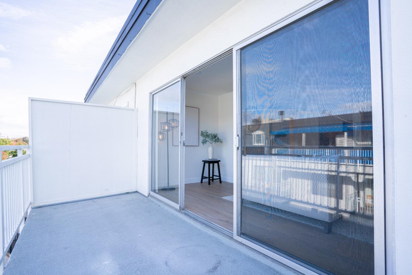 Mountain View, California, 94040, United States, 2 Bedrooms Bedrooms, ,2 BathroomsBathrooms,Residential,For Sale,1988122