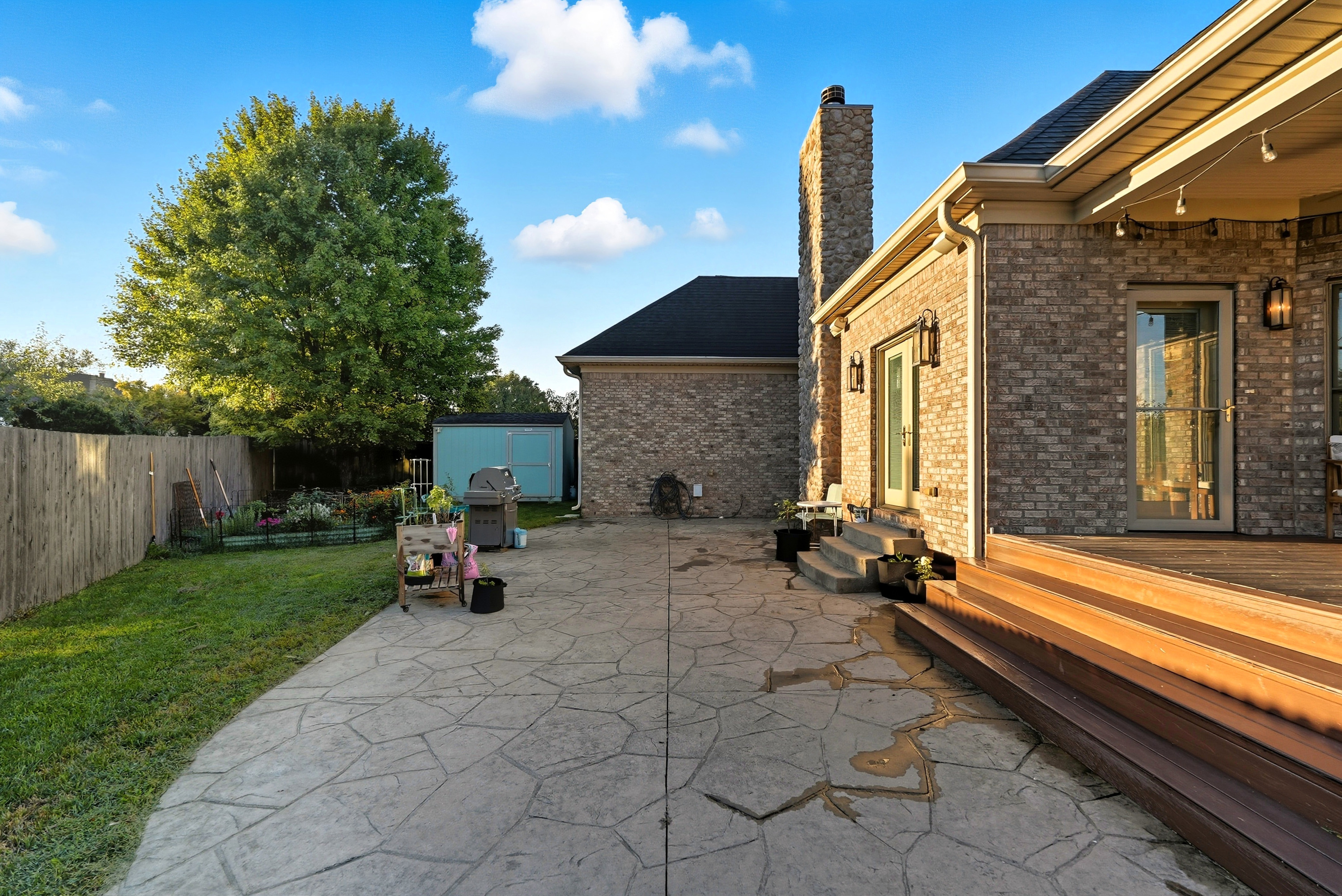 Louisville, Kentucky, 40220, United States, 3 Bedrooms Bedrooms, ,4 BathroomsBathrooms,Residential,For Sale,1979535