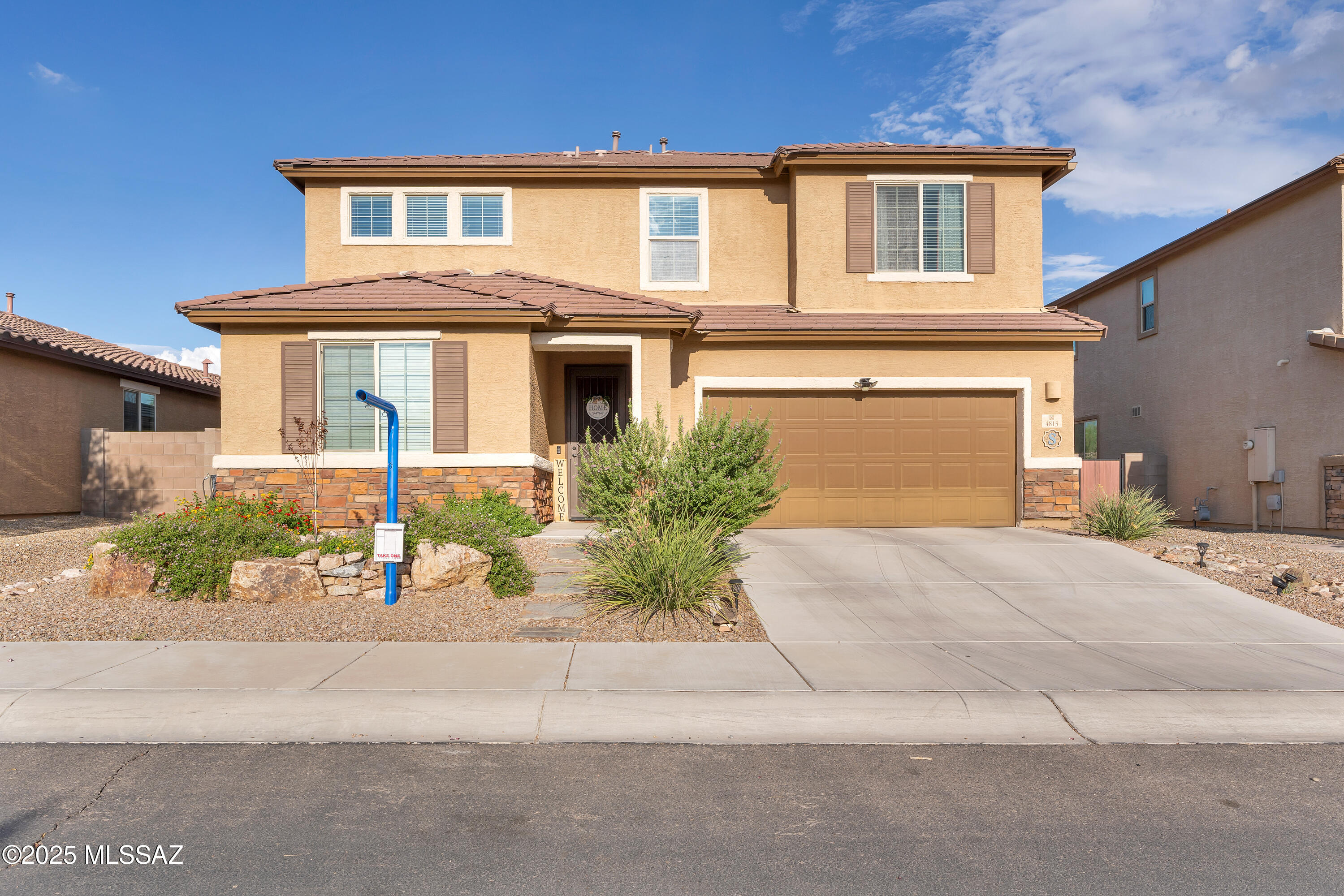 Tucson, Arizona, 85741, United States, 4 Bedrooms Bedrooms, ,3 BathroomsBathrooms,Residential,For Sale,1933342