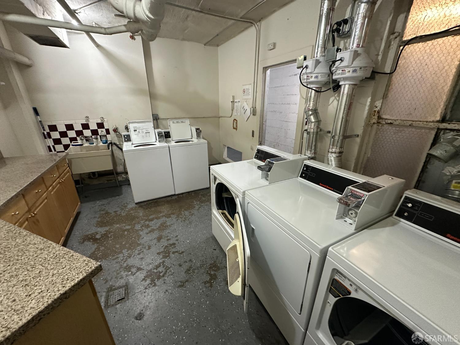 San Francisco, California, 94117, United States, 17 Bedrooms Bedrooms, ,Residential,For Sale,1994425