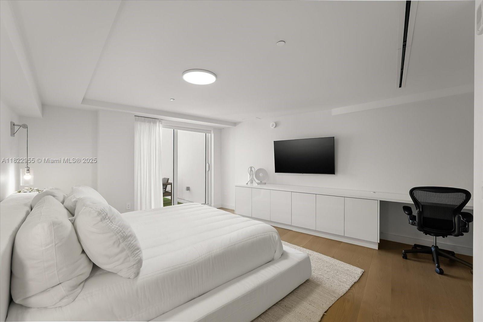 Miami Beach, Florida, 33140, United States, 4 Bedrooms Bedrooms, ,5 BathroomsBathrooms,Residential,For Sale,1949719