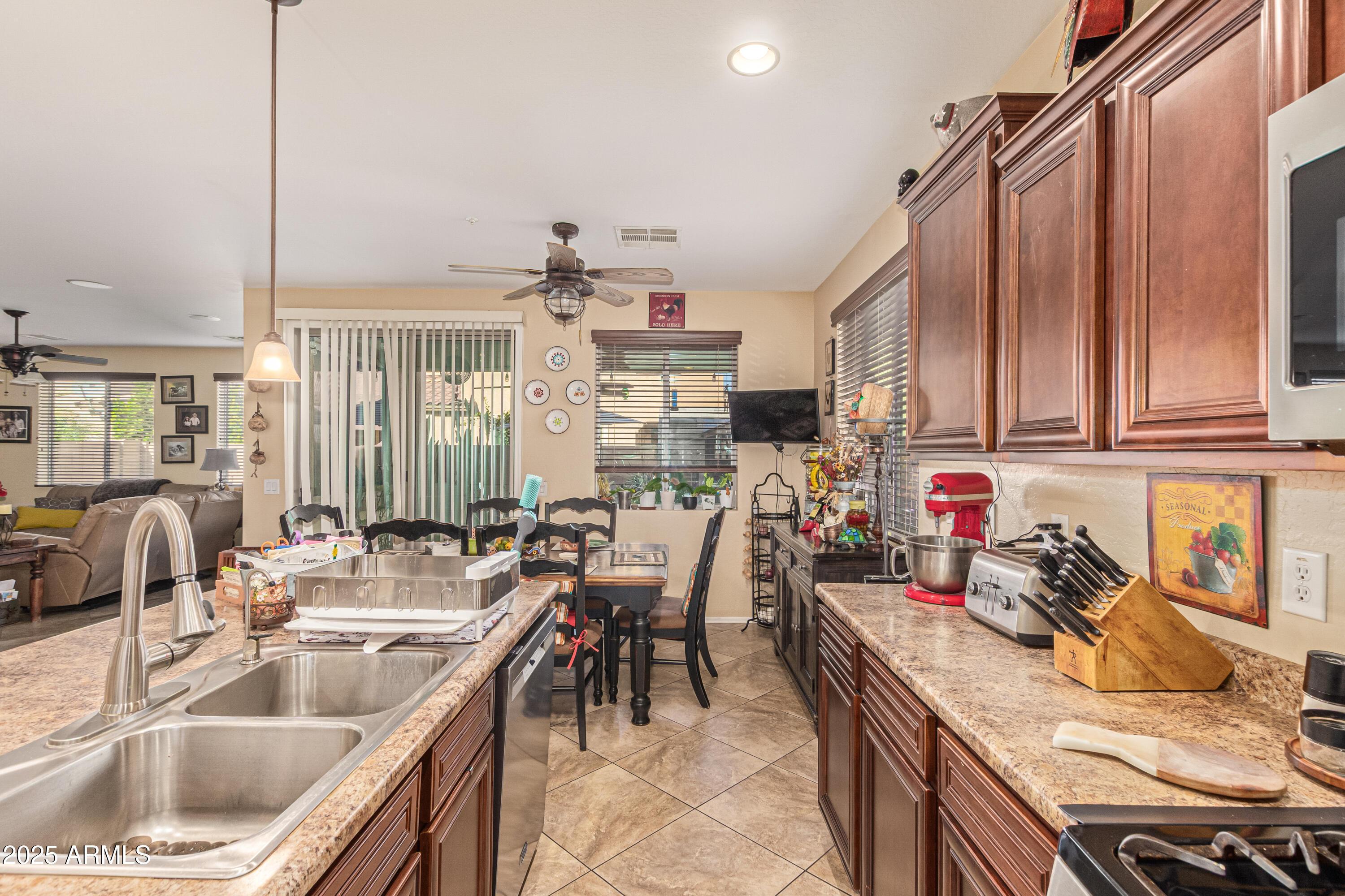 Gilbert, Arizona, 85298, United States, 4 Bedrooms Bedrooms, ,4 BathroomsBathrooms,Residential,For Sale,1987030